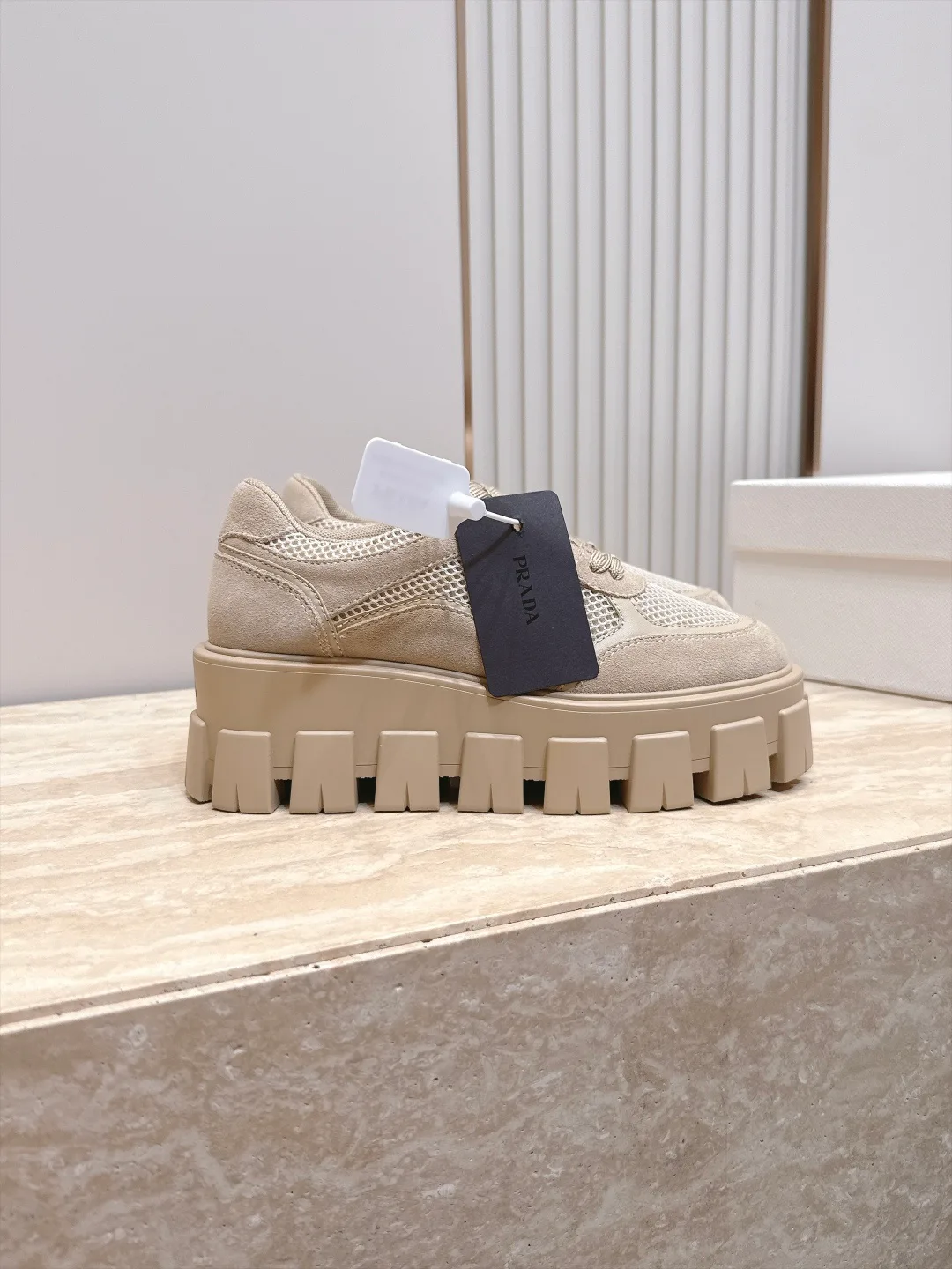 Кроссовки Женские Prada 17801704