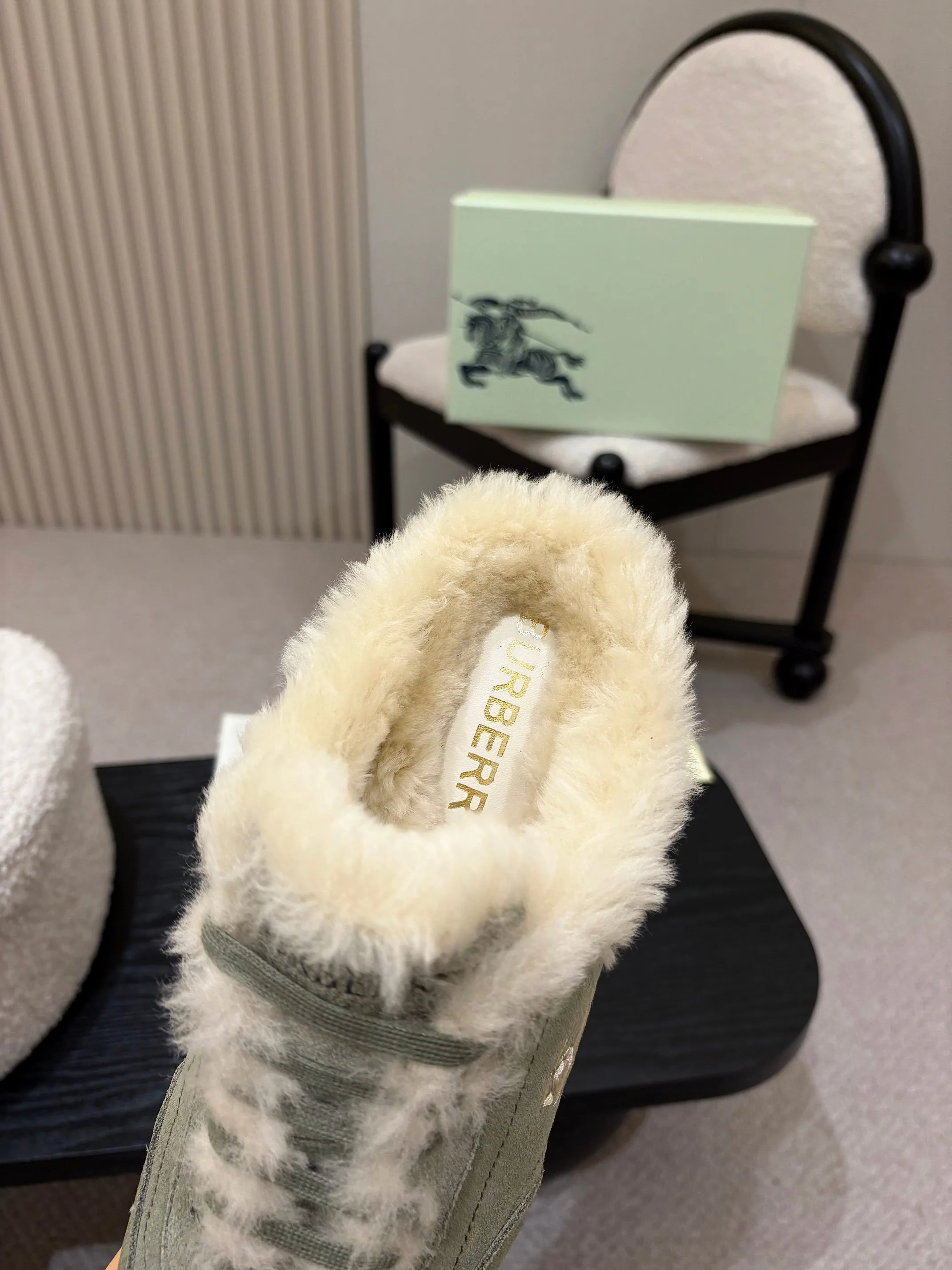 Кроссовки Женские Burberry 18703161