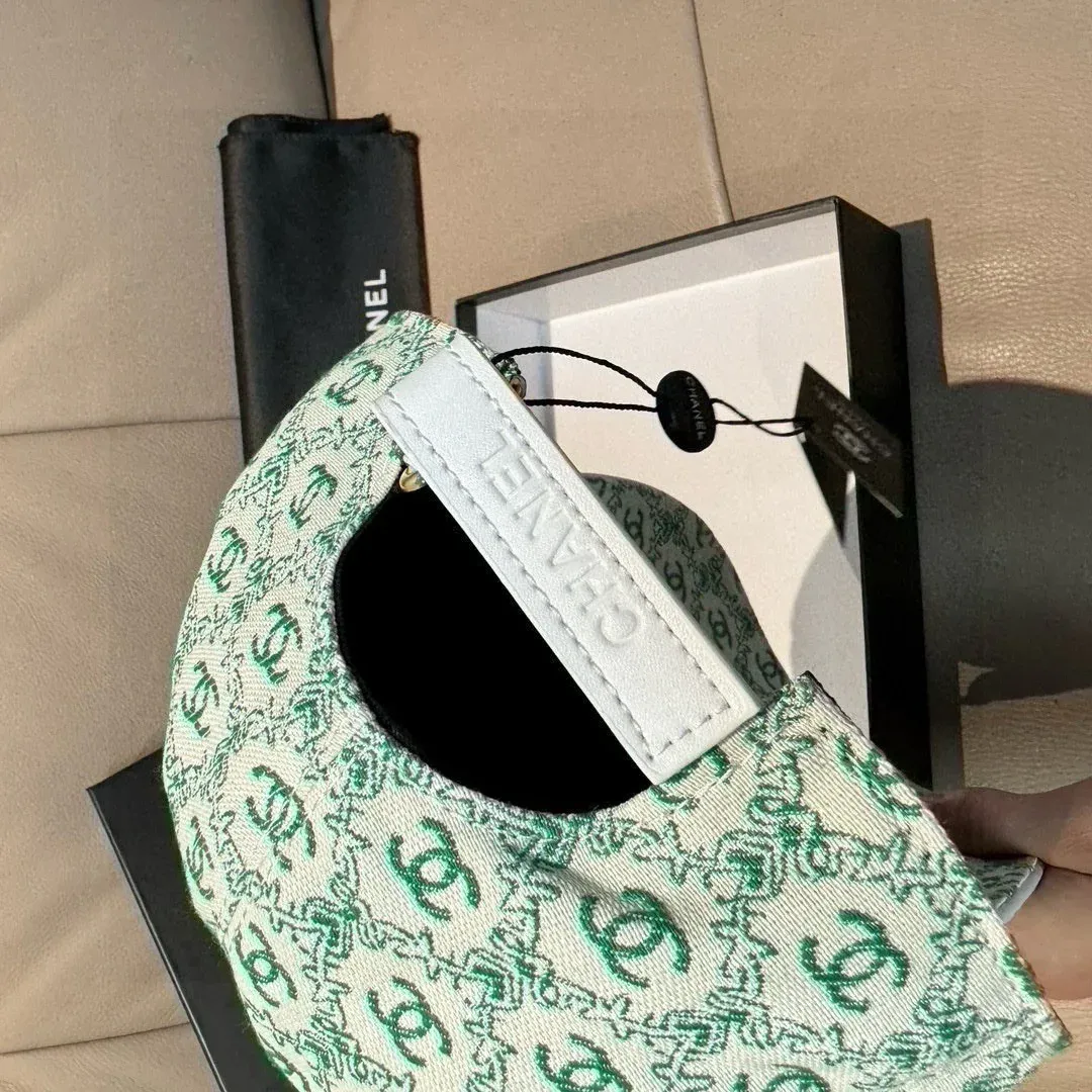 Головные Уборы Chanel 4550004