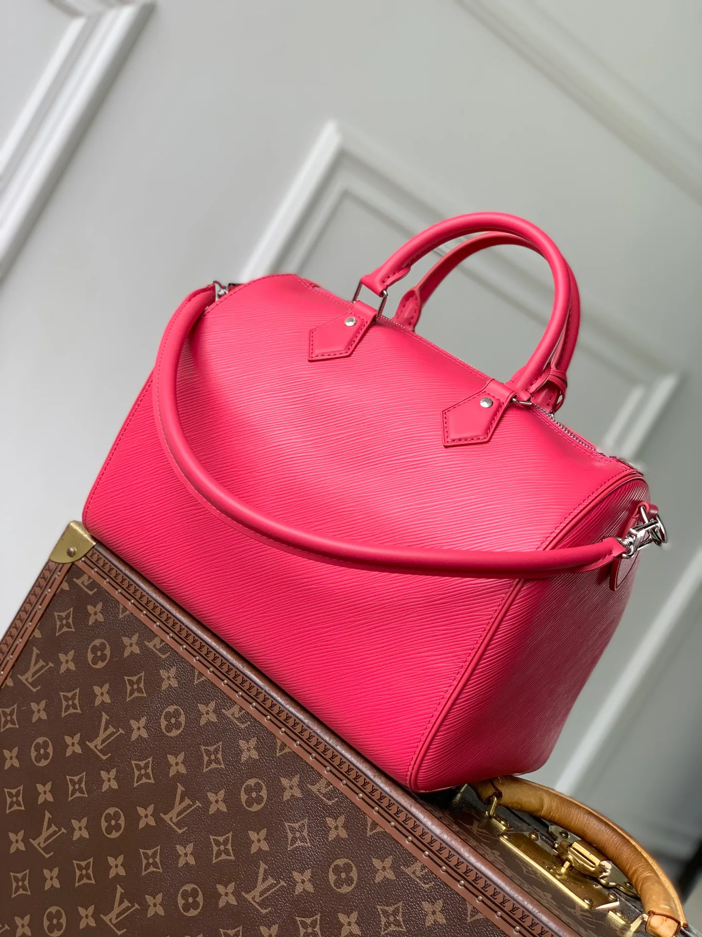 Классические Сумки Женские Louis Vuitton 18147548