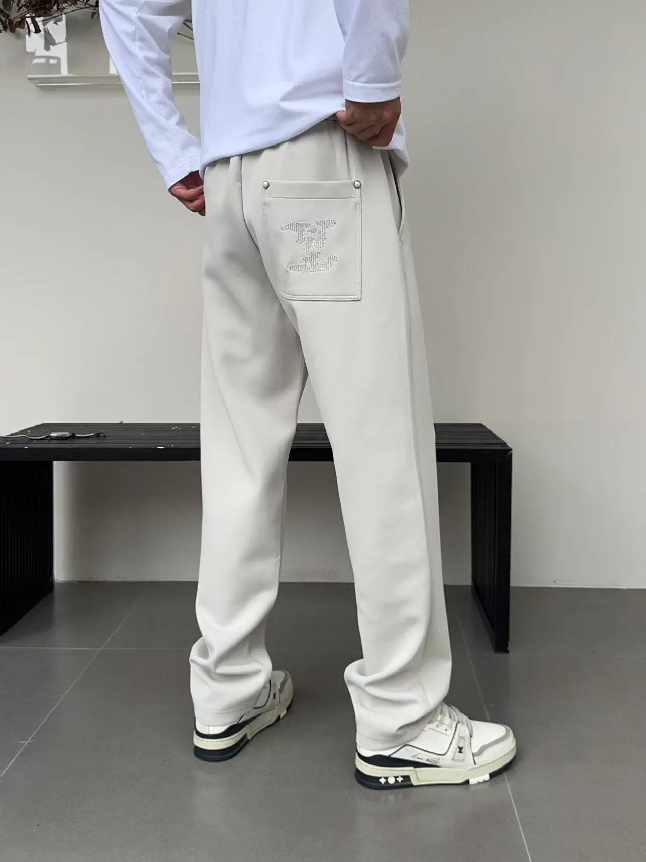 Брюки Женские Louis Vuitton 18178466
