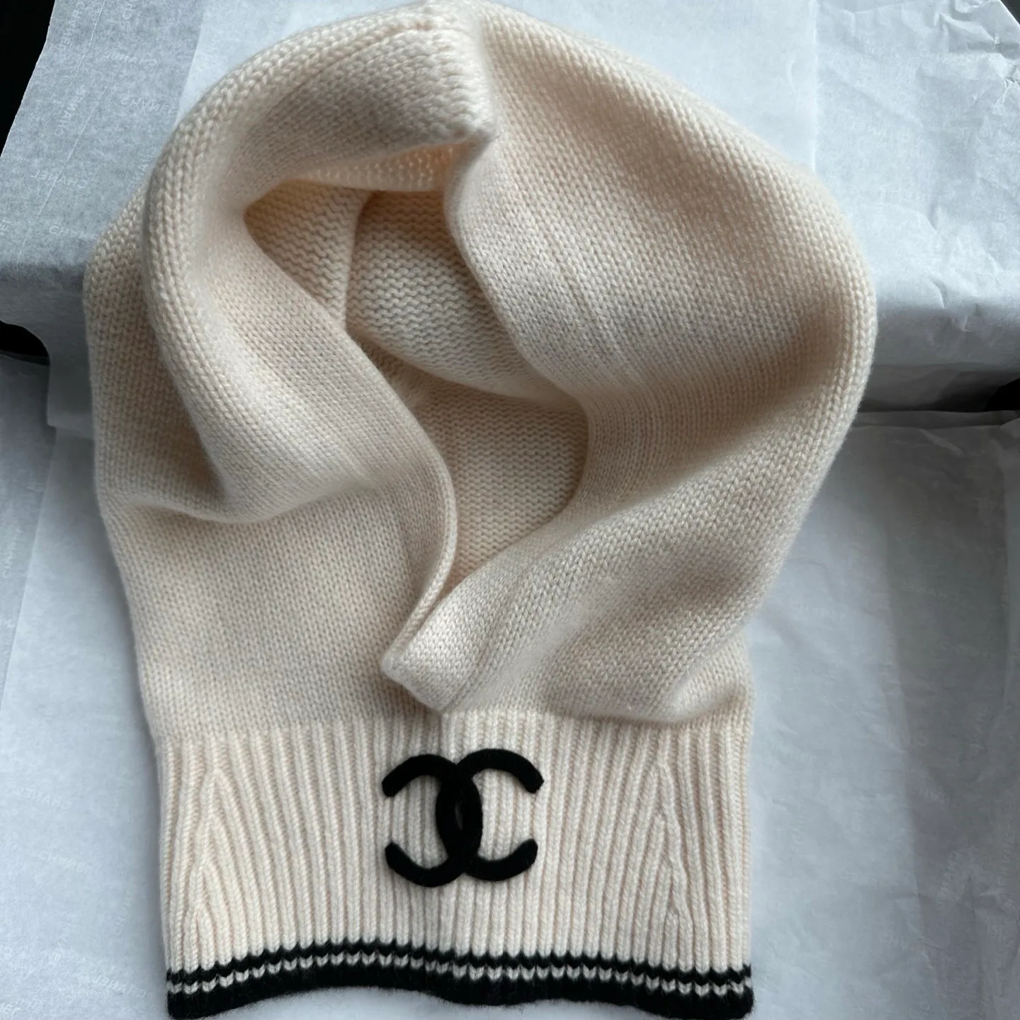 Головные Уборы Chanel 18347838