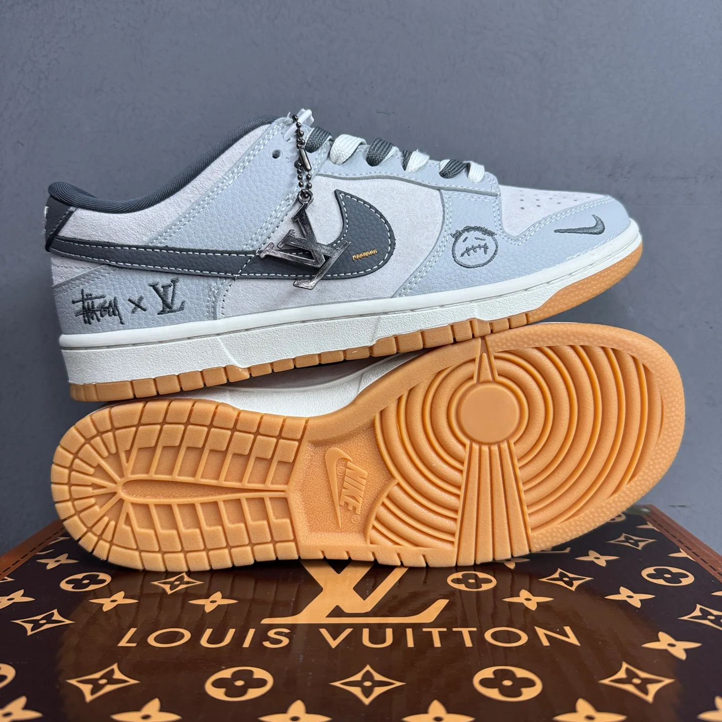 Кроссовки Женские Nike 374047