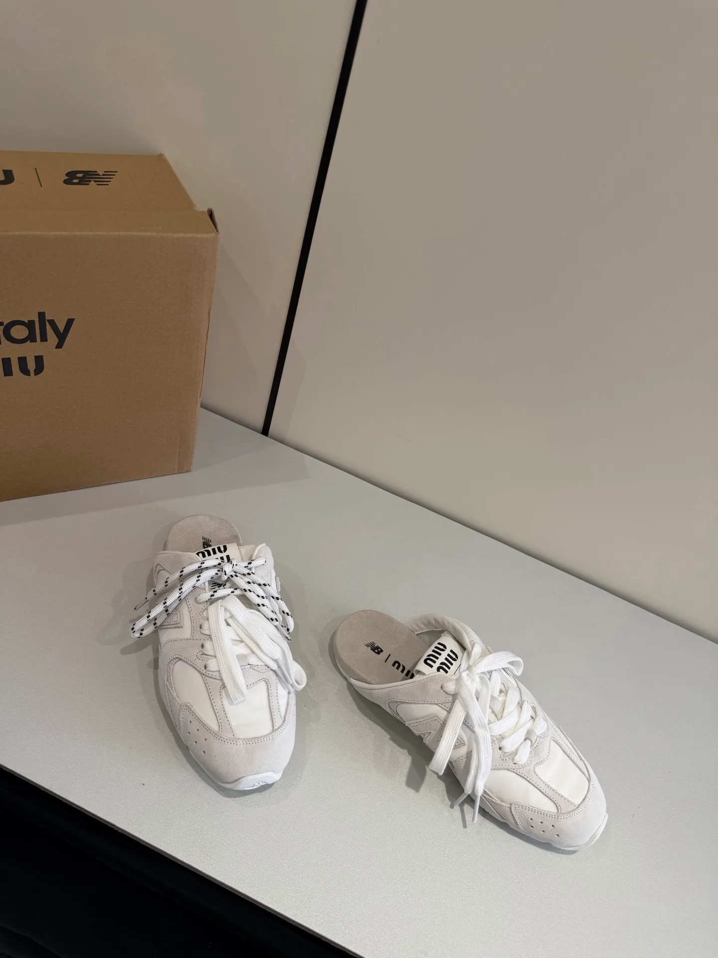 Кроссовки Женские Miu Miu 17977132
