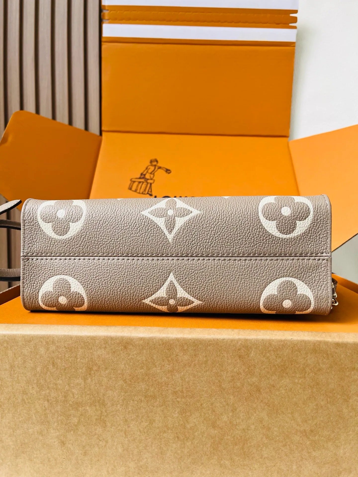 Классические Сумки Женские Louis Vuitton 12860032