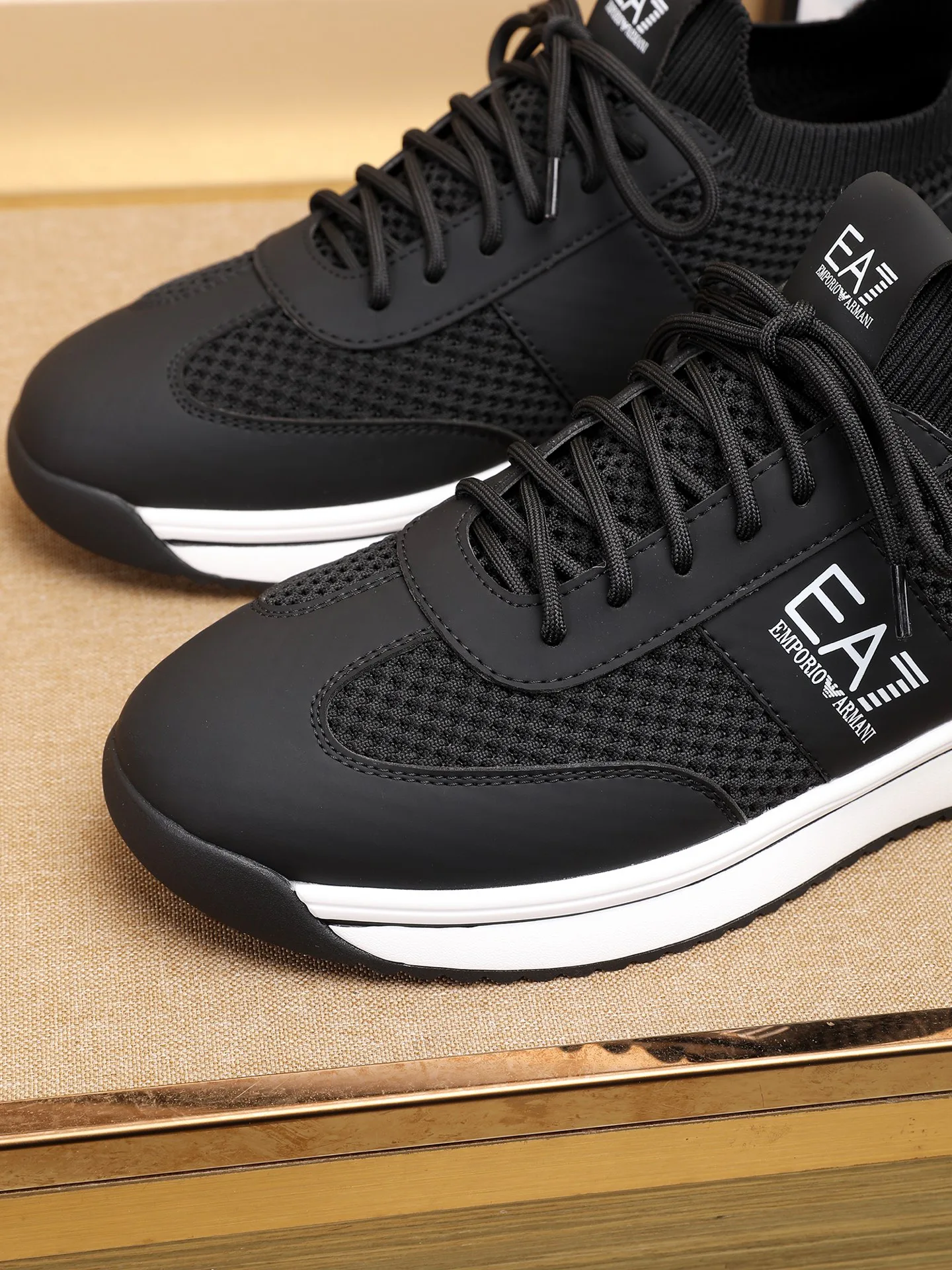 Кроссовки Мужские Armani 13249519