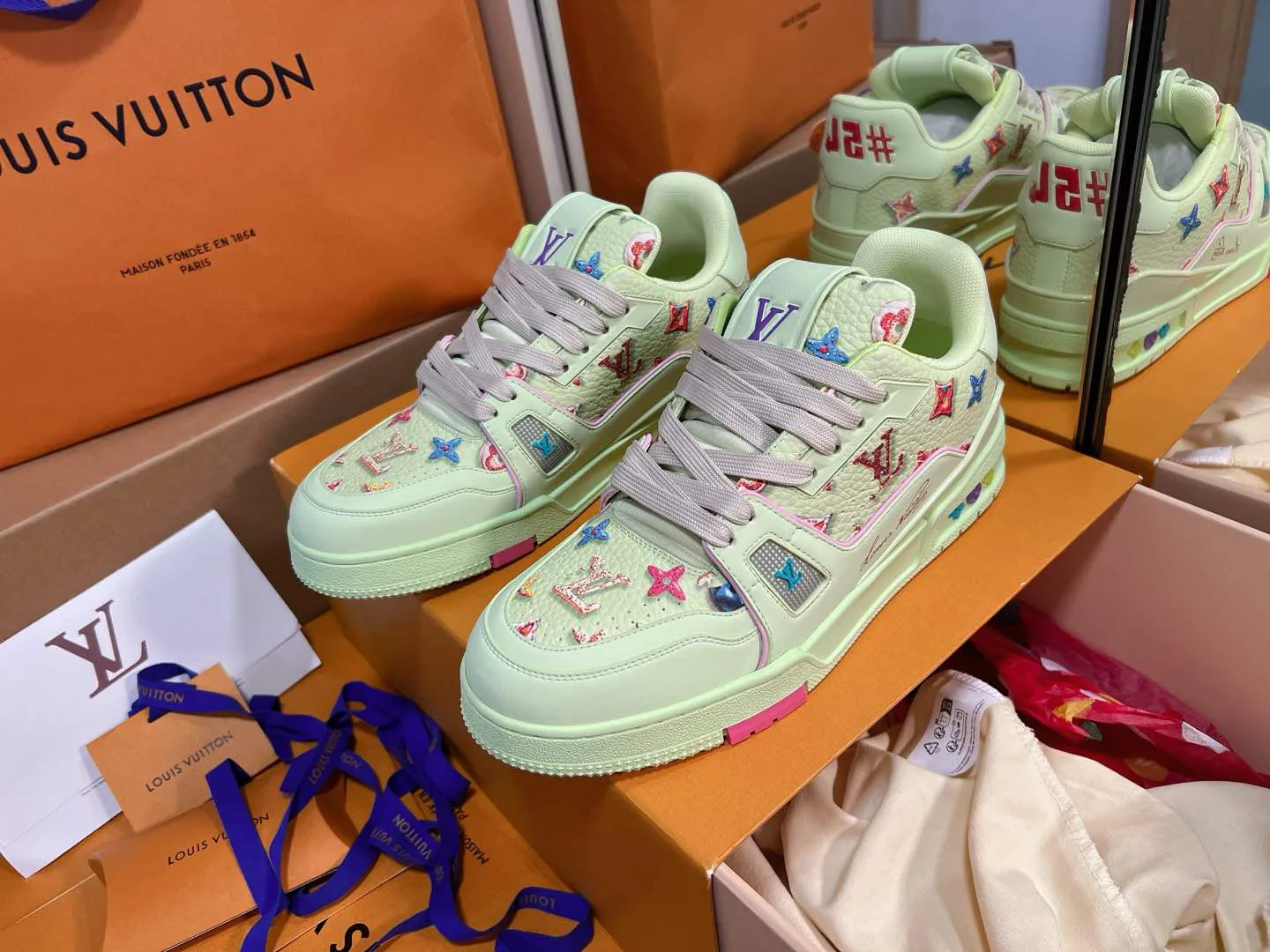 Кроссовки Женские Louis Vuitton 11696538