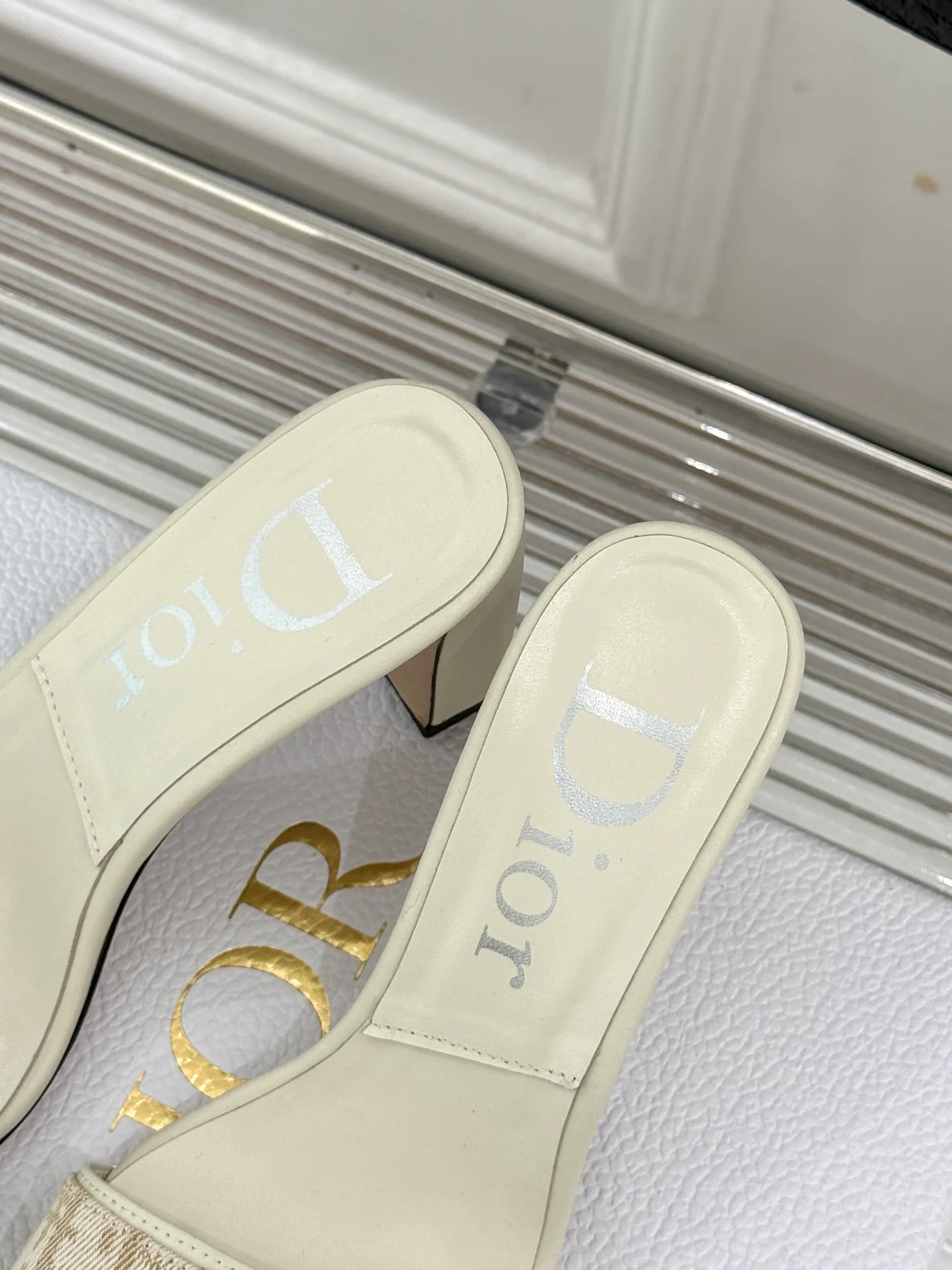 Босоножки Женские Christian Dior 18142877