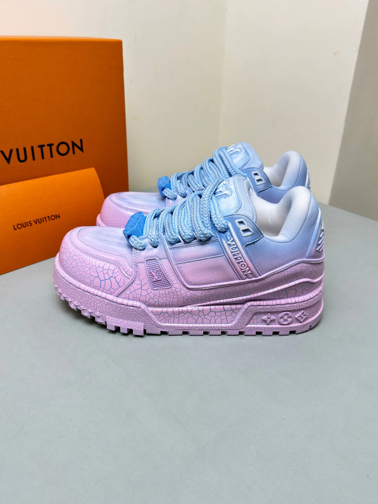 Кроссовки Мужские Louis Vuitton 11073668