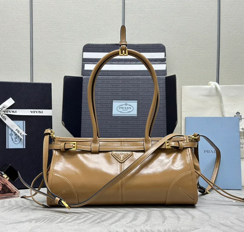 Классические Сумки Женские Prada 11462484