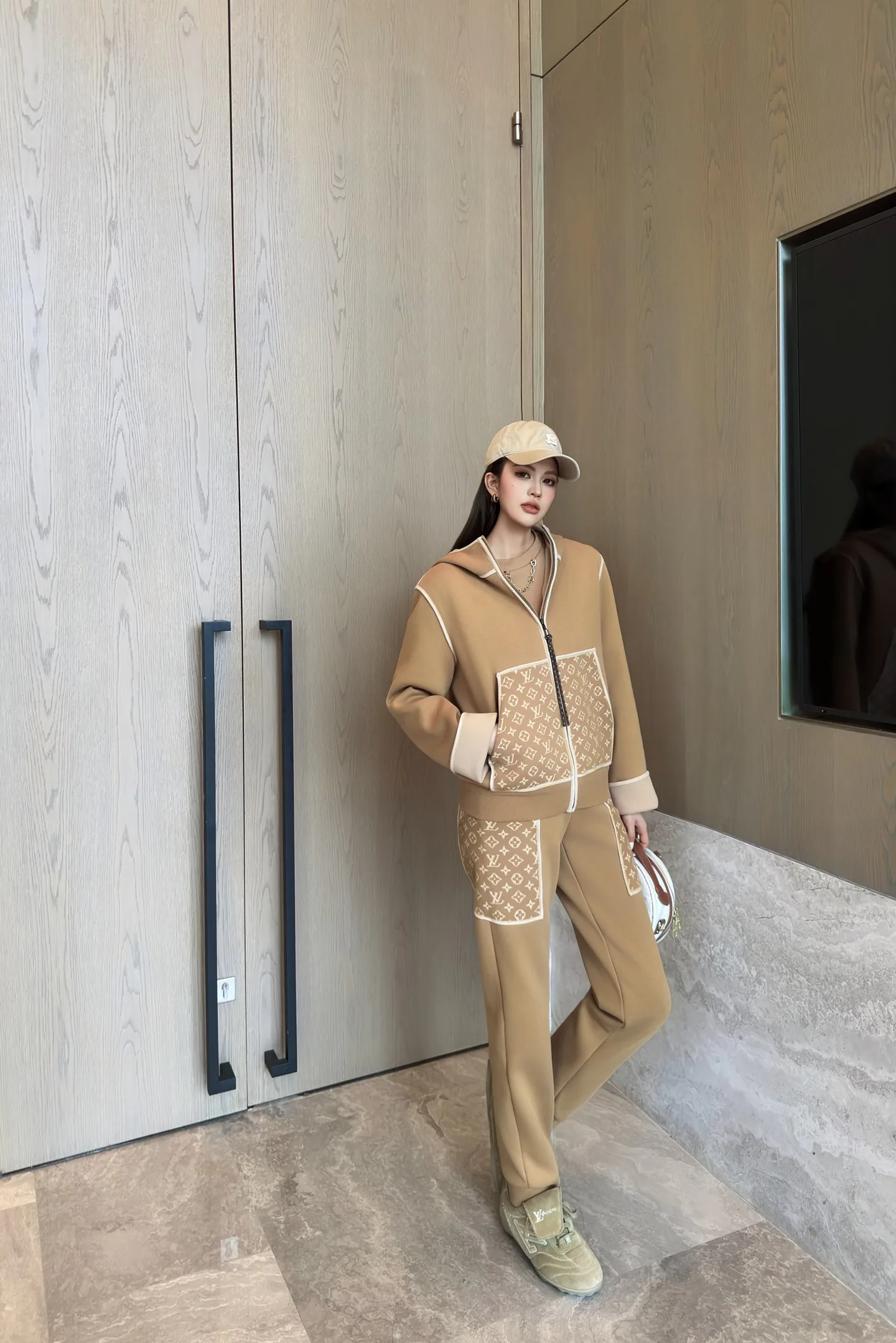 Брюки Женские Louis Vuitton 1817623