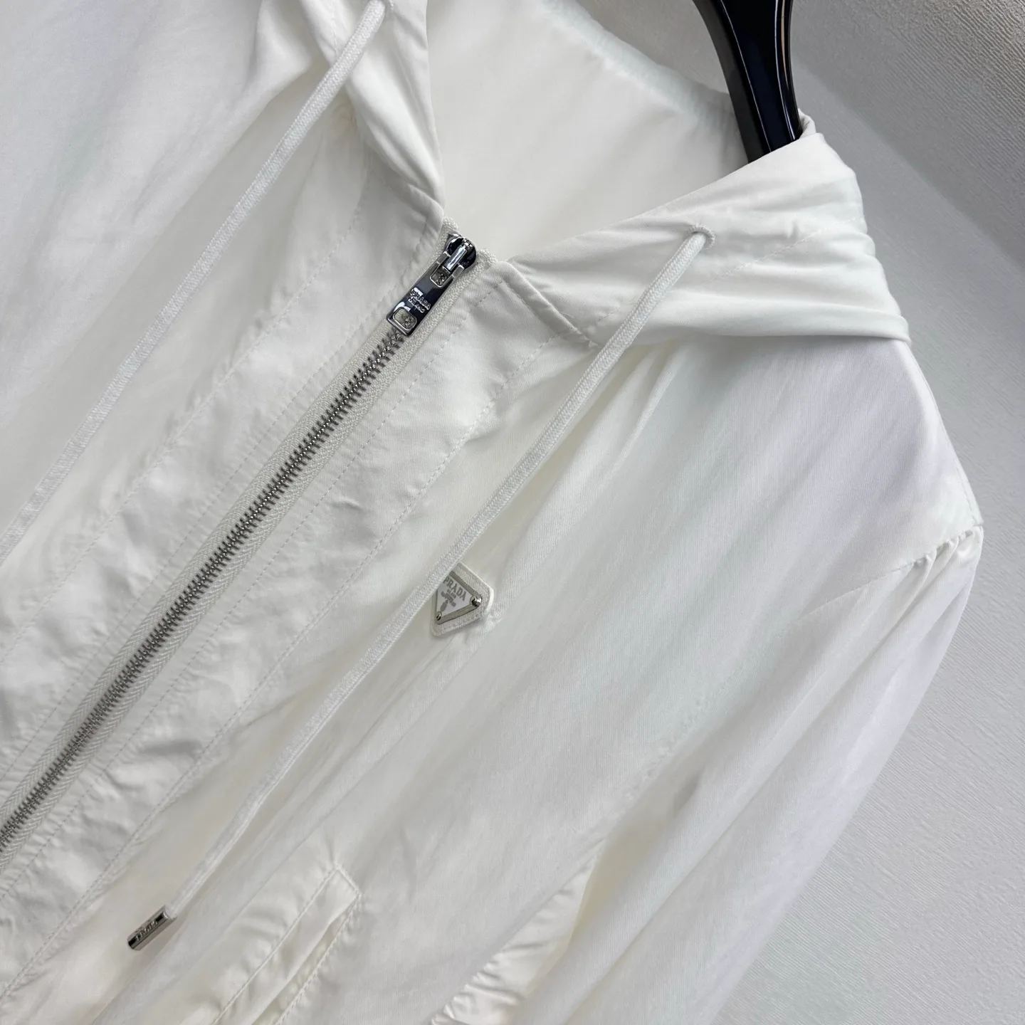 Куртки И Пуховики Женские Prada 17922625