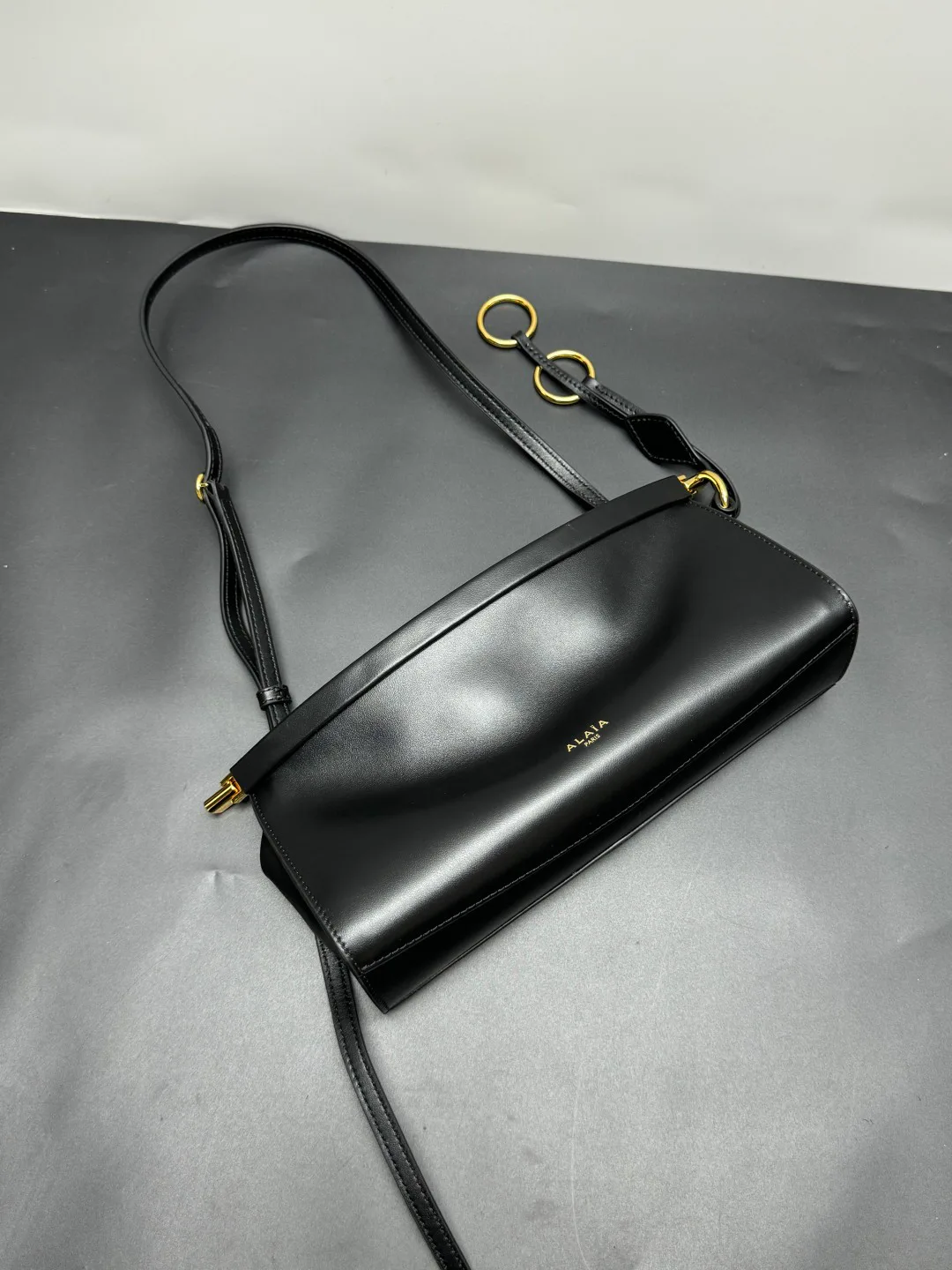 Сумки На Ремне Женские Alaia 11667397