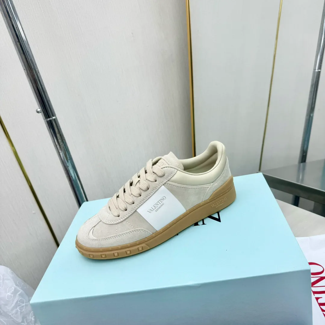 Кроссовки Женские Valentino 17955034