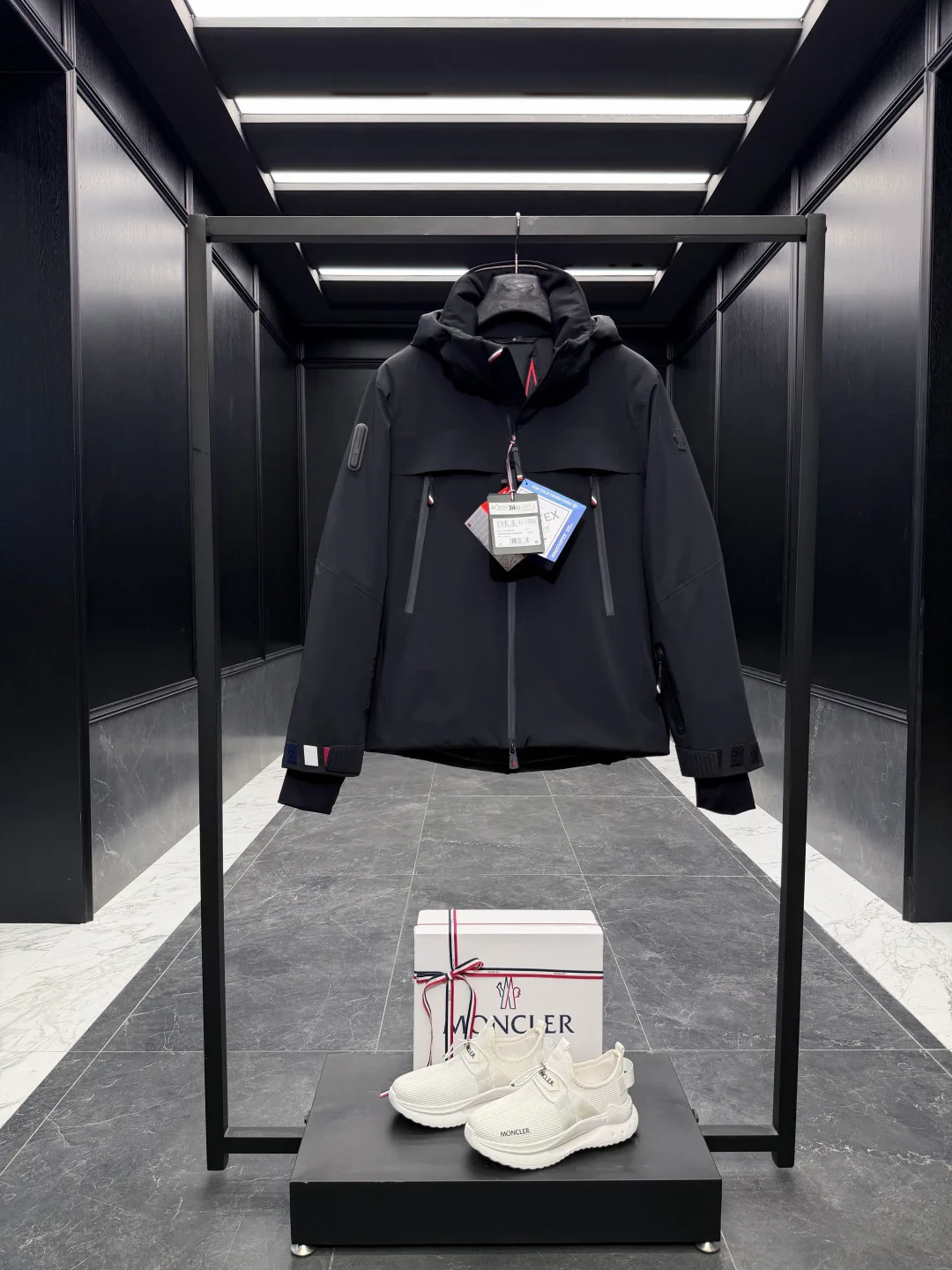 Куртки И Пуховики Мужские Moncler 558961