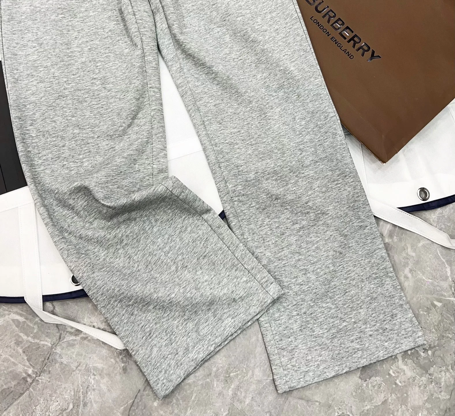 Брюки Мужские Burberry 11322900