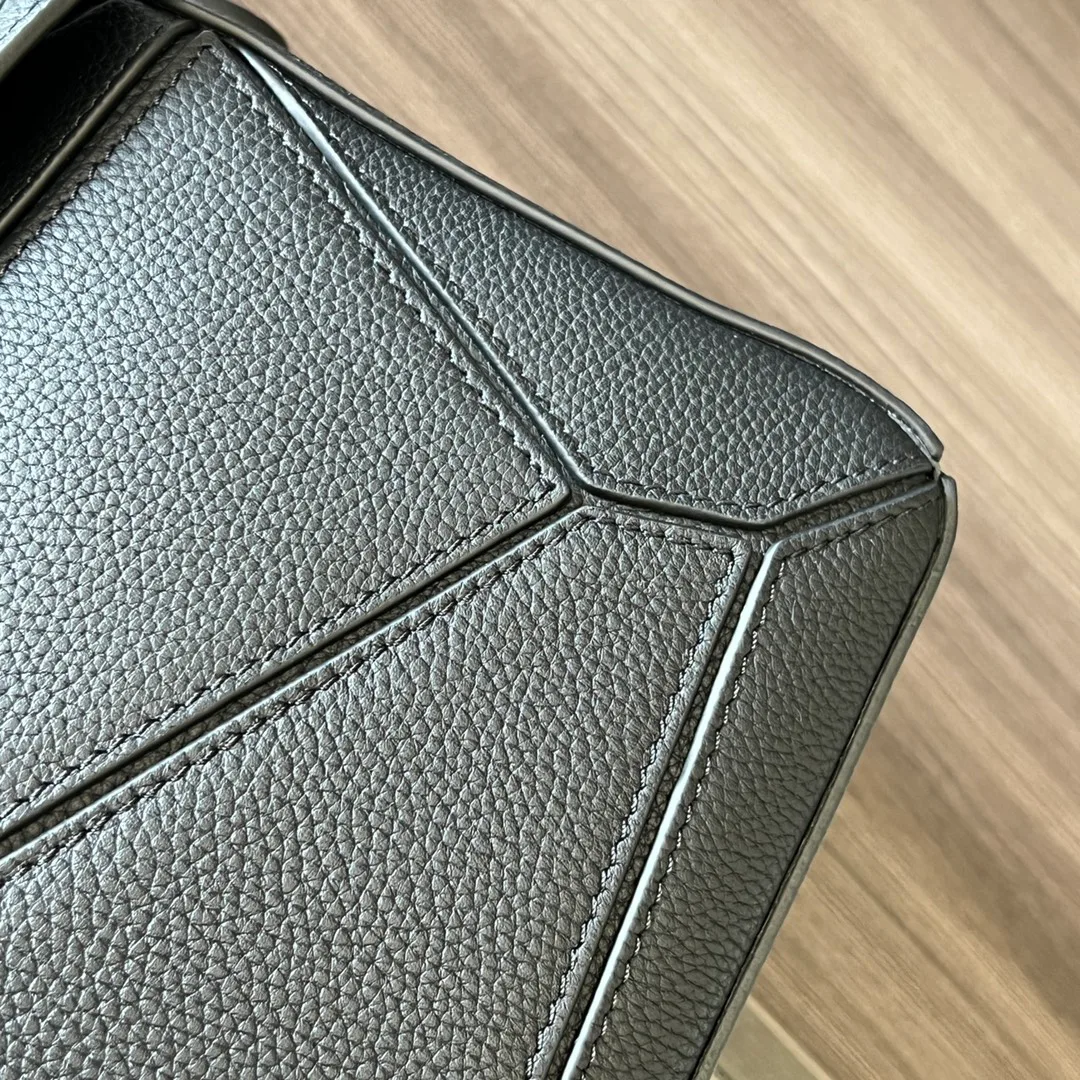 Классические Сумки Женские Loewe 13401810