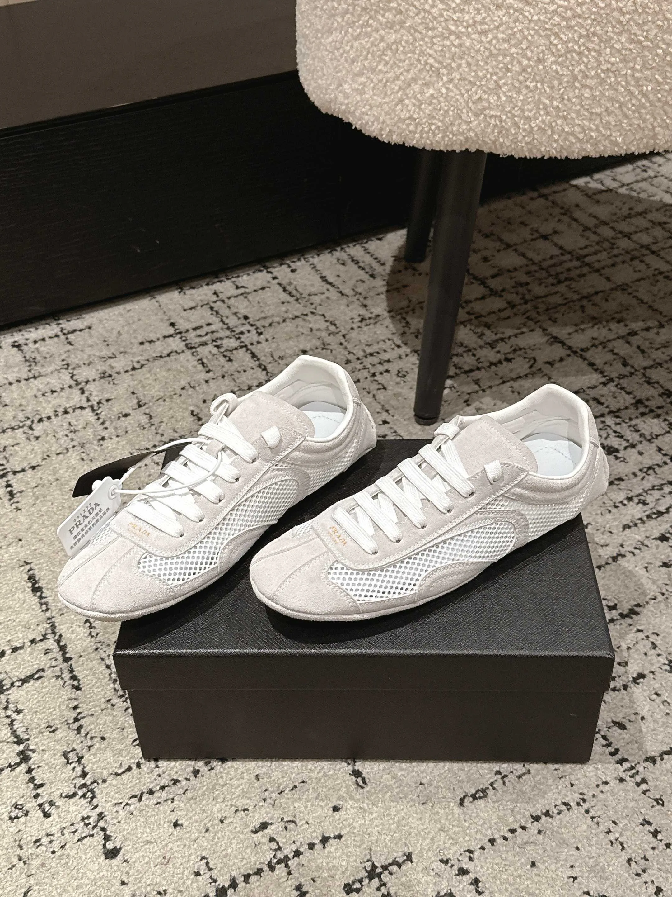 Кроссовки Женские Prada 11185324