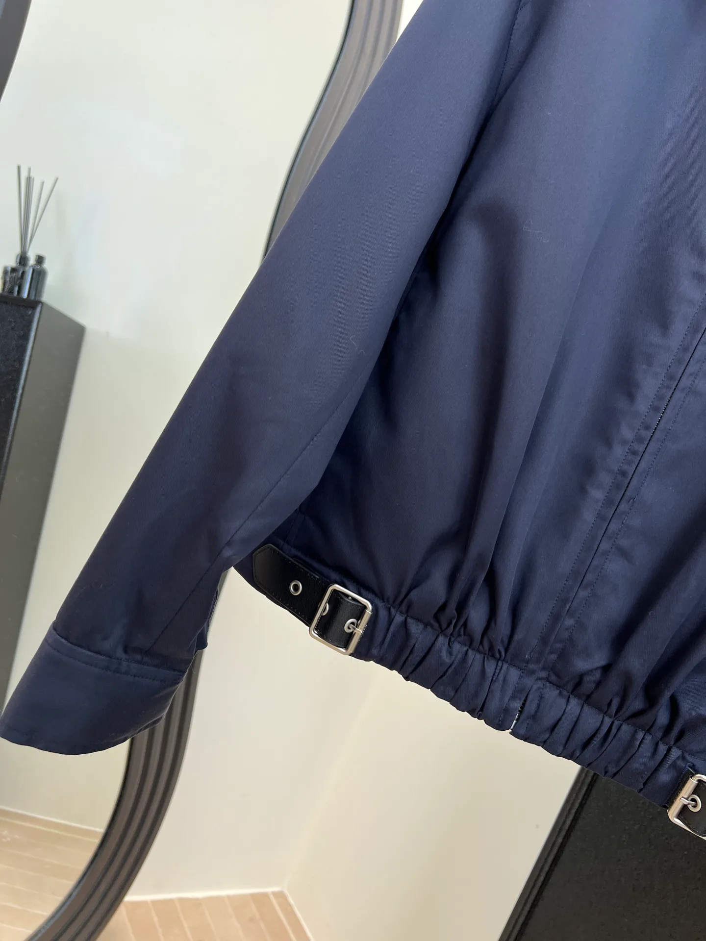 Кожаные Куртки И Дублёнки Женские Loewe 10917323