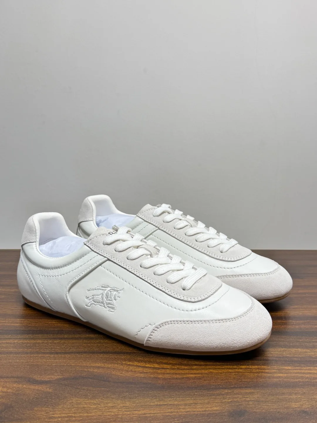 Кроссовки Женские Burberry 19716351