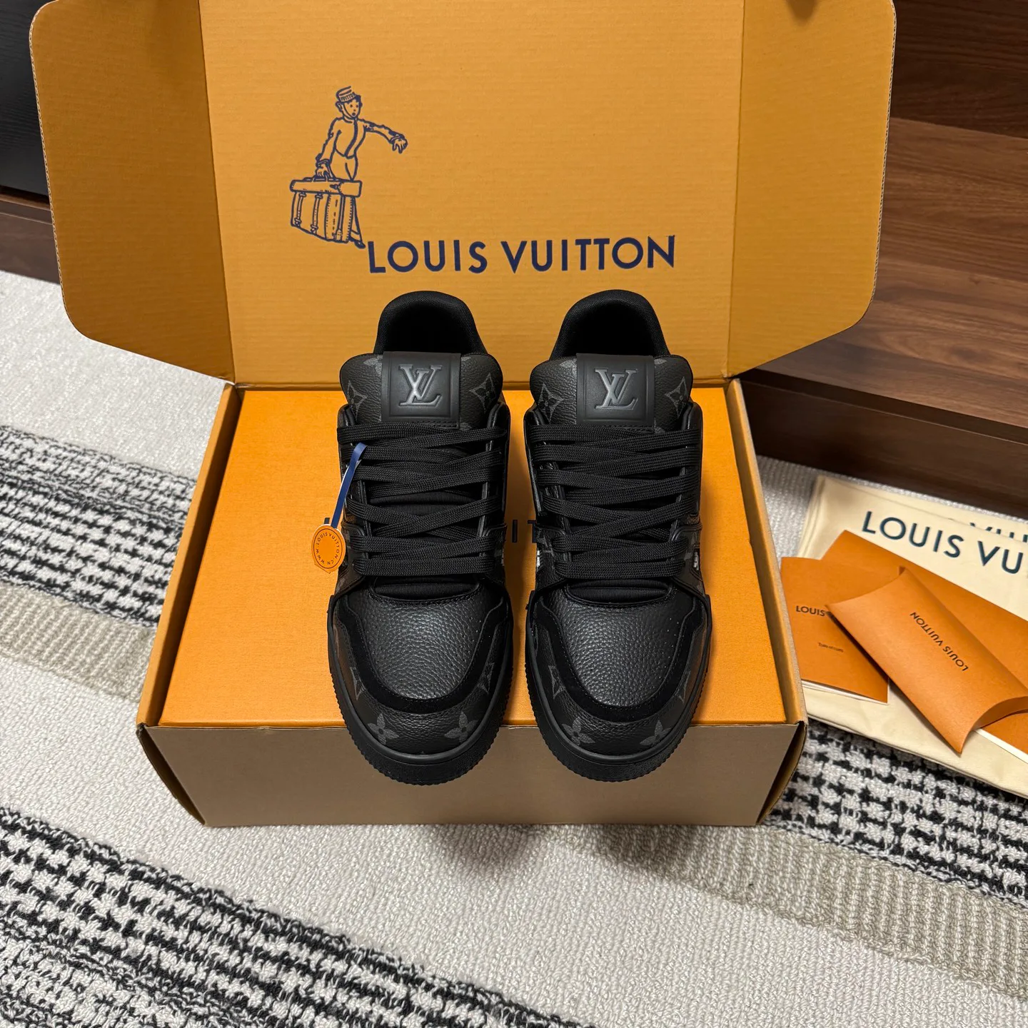 Кроссовки Женские Louis Vuitton 1546840