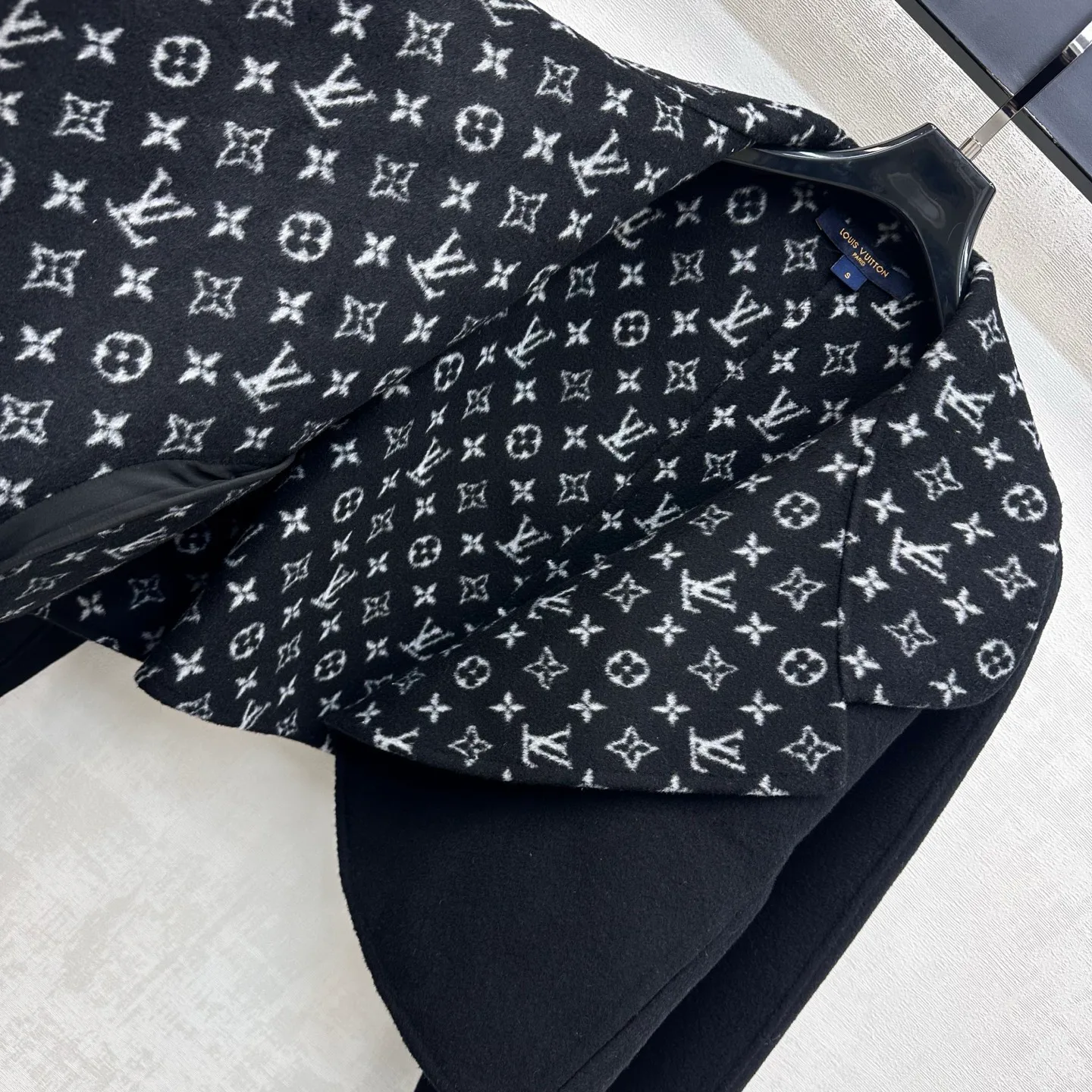 Пальто Женские Louis Vuitton 18680903