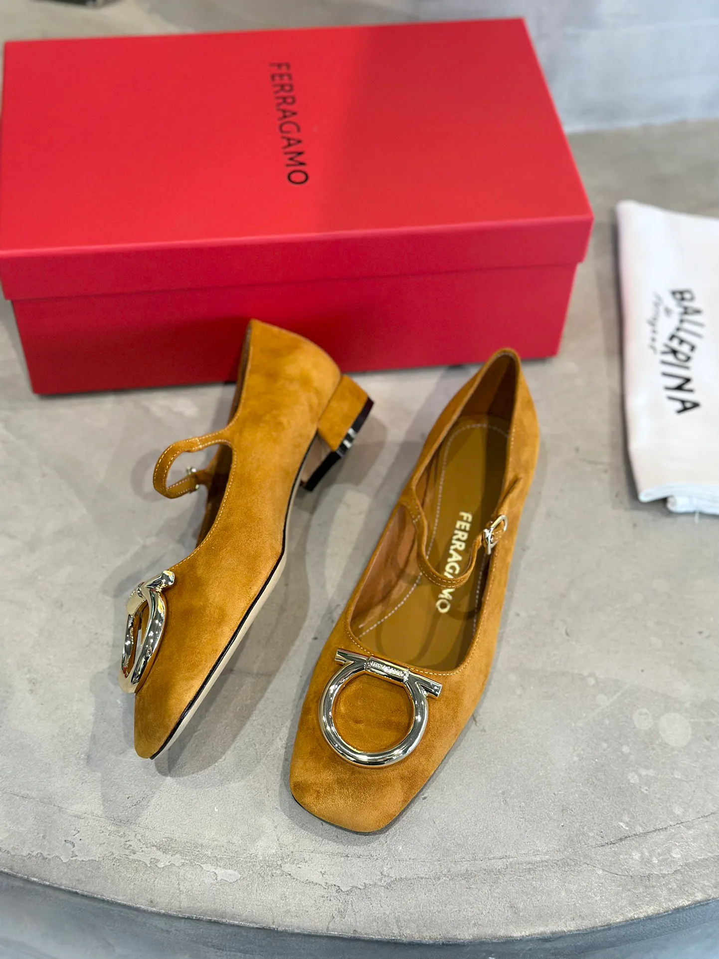 Туфли Женские Salvatore Ferragamo 11675423