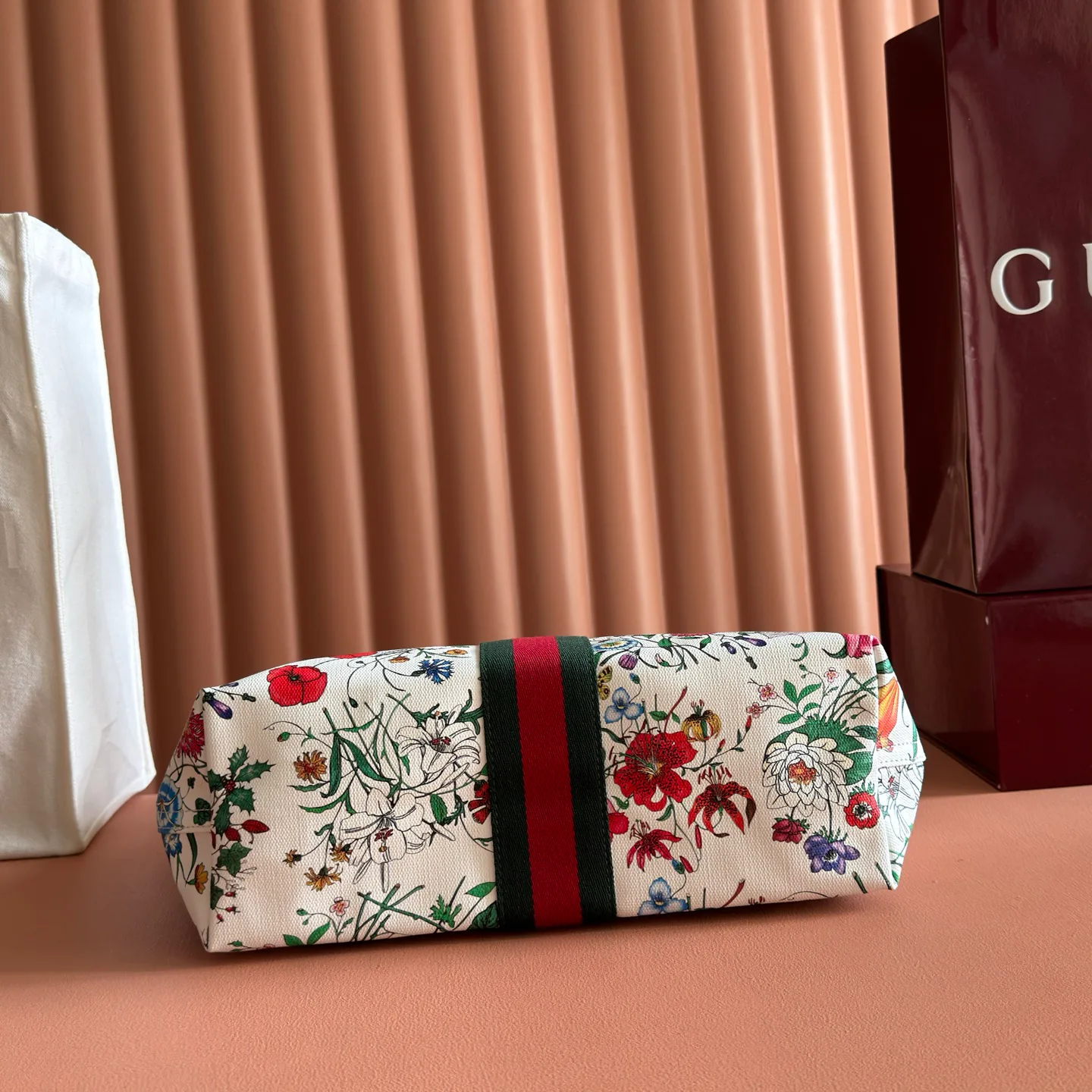 Классические Сумки Женские Gucci 18148091