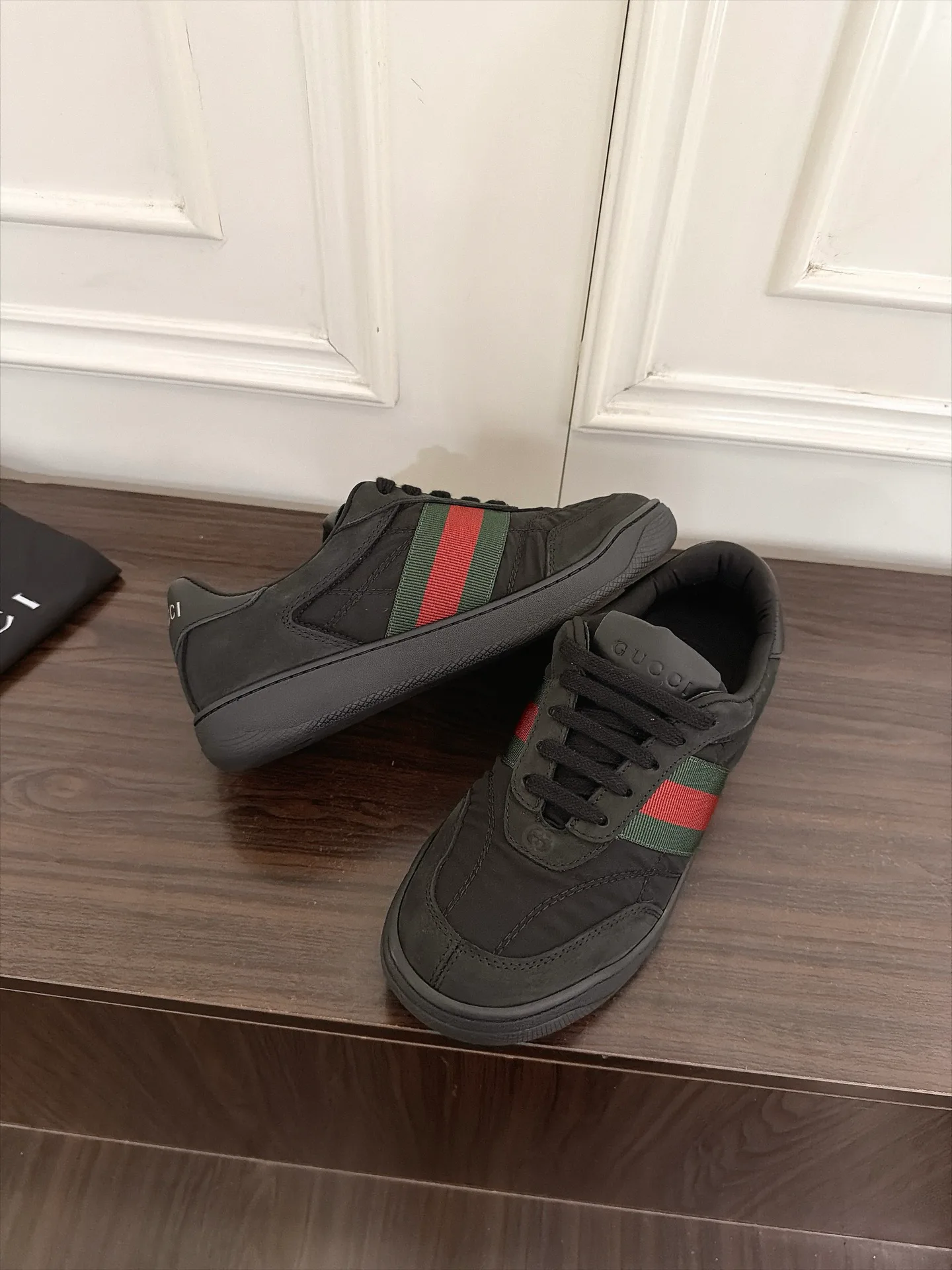 Кроссовки Женские Gucci 18586691