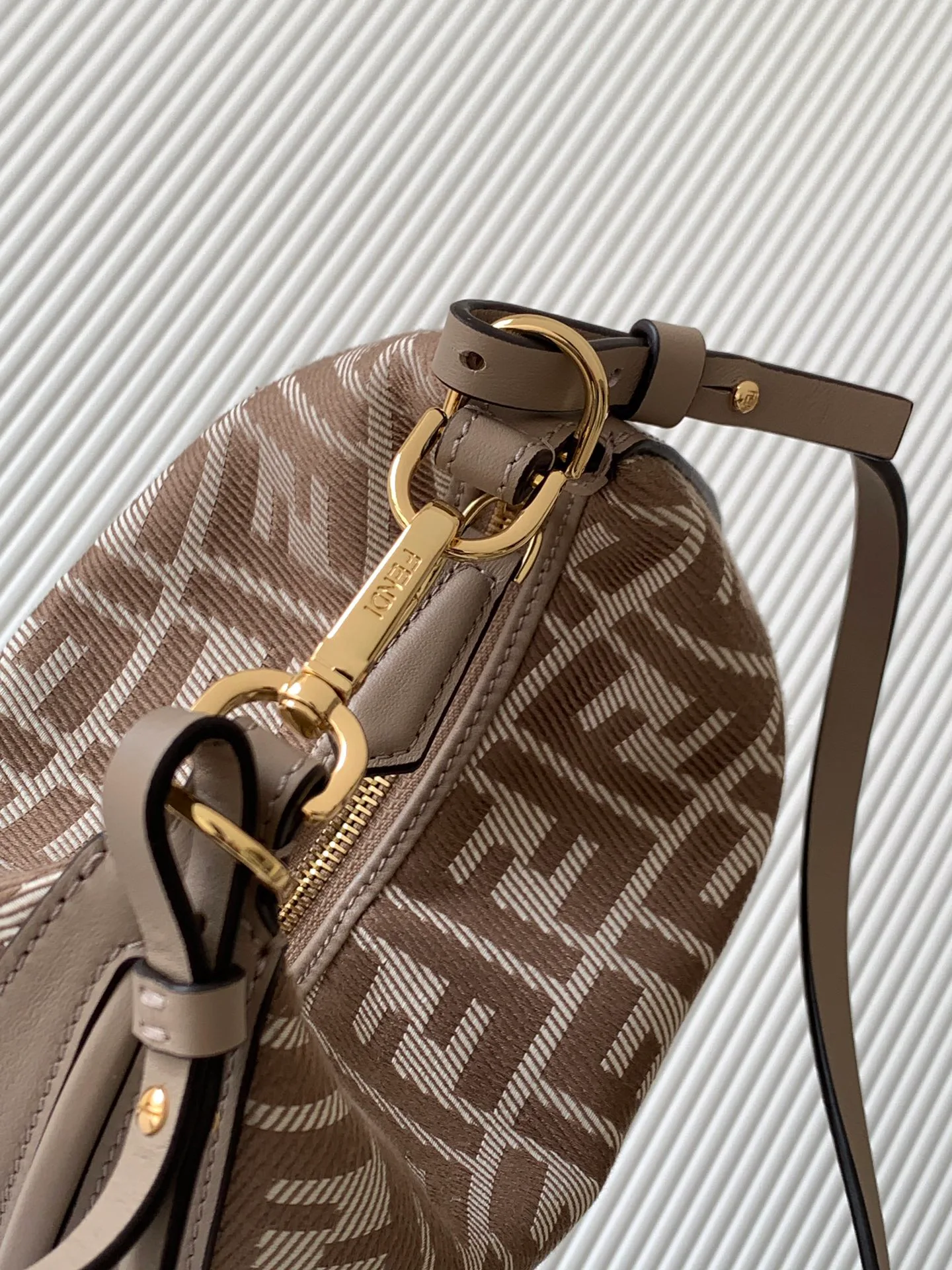 Сумки На Ремне Женские Fendi 293013