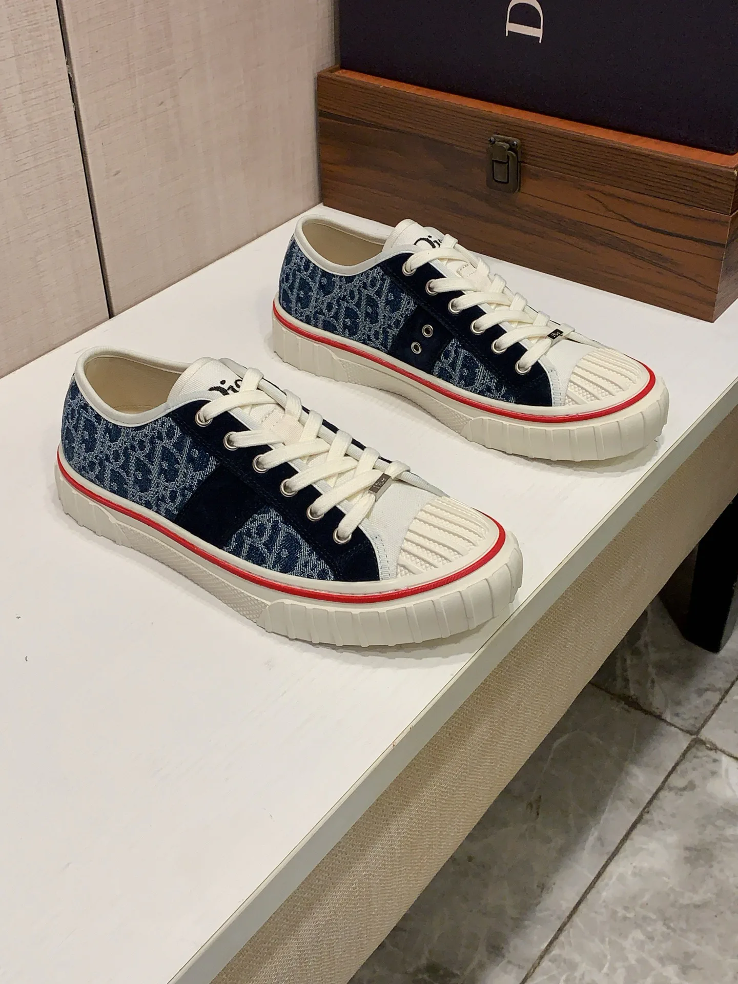 Кроссовки Женские Christian Dior 18247724