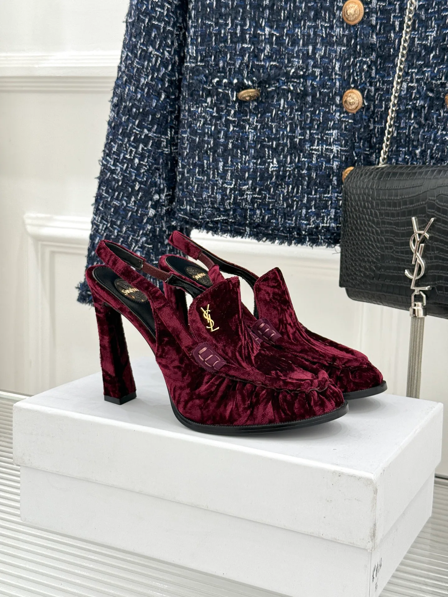 Босоножки Женские Saint Laurent 11312310