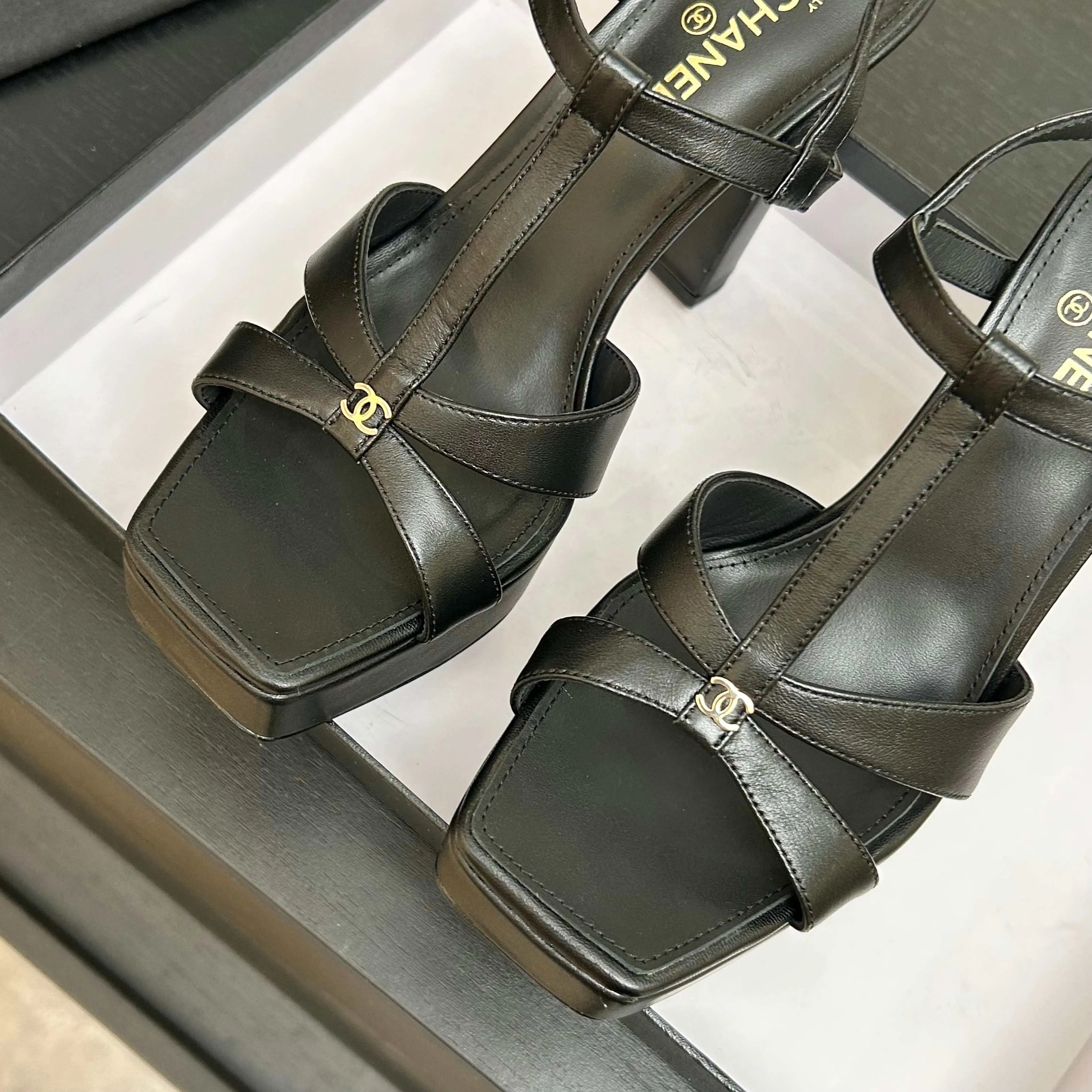 Босоножки Женские Chanel 12807397