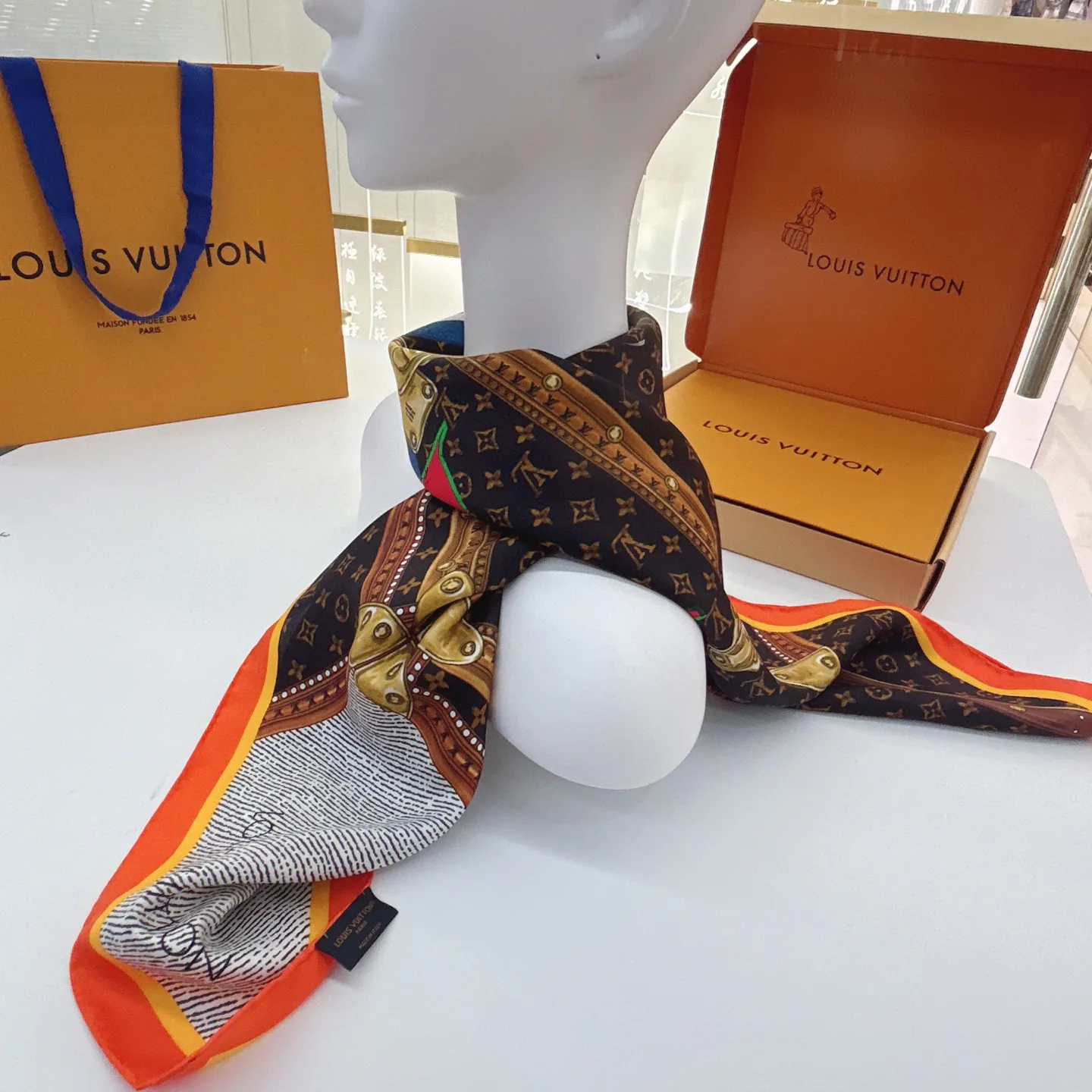 Платки Louis Vuitton 14260713