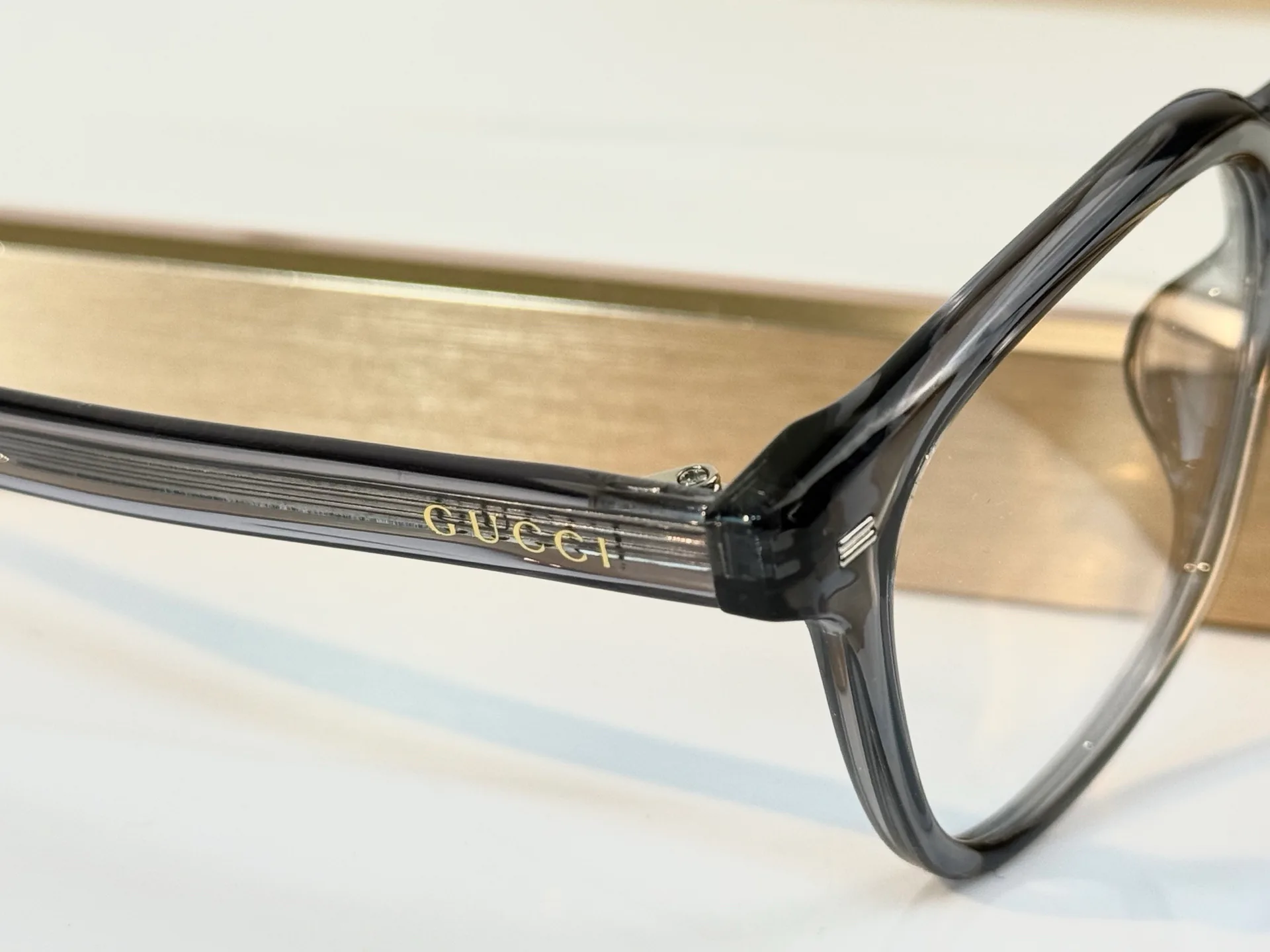 Очки Gucci 18117821