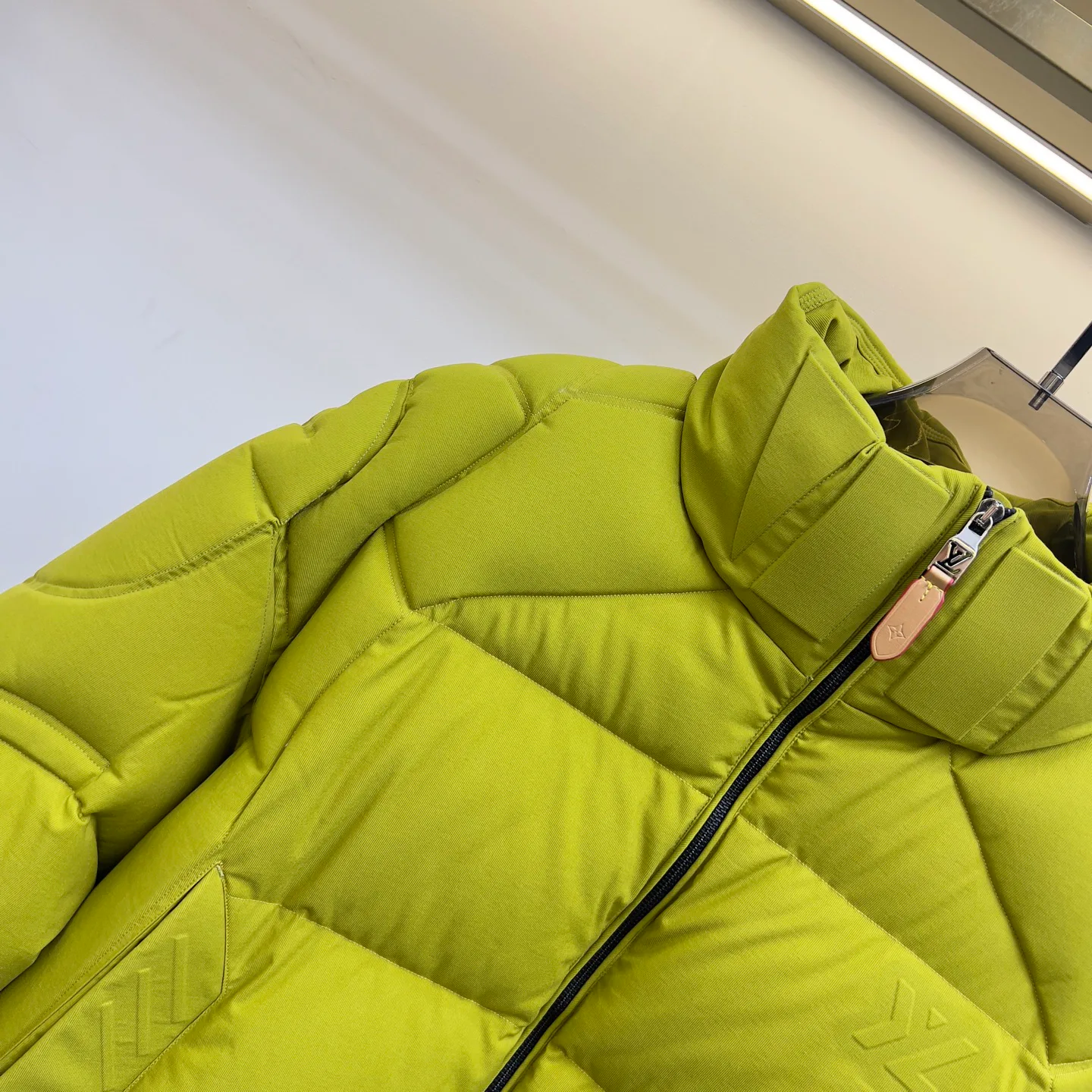 Куртки И Пуховики Женские Louis Vuitton 844136