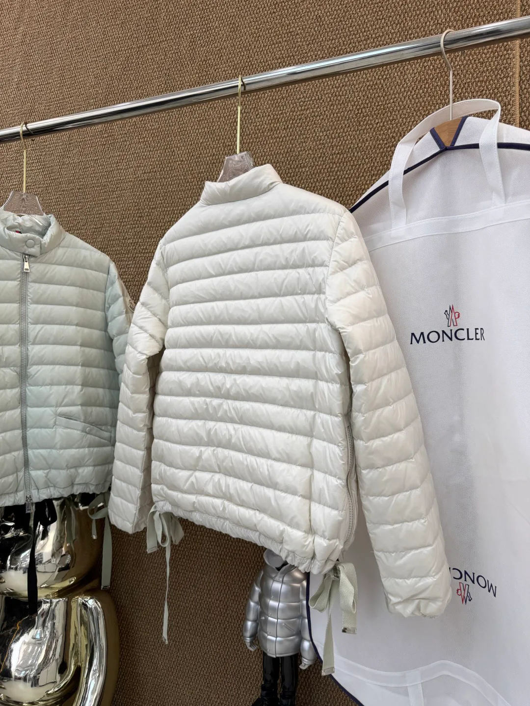 Куртки И Пуховики Женские Moncler 19636093