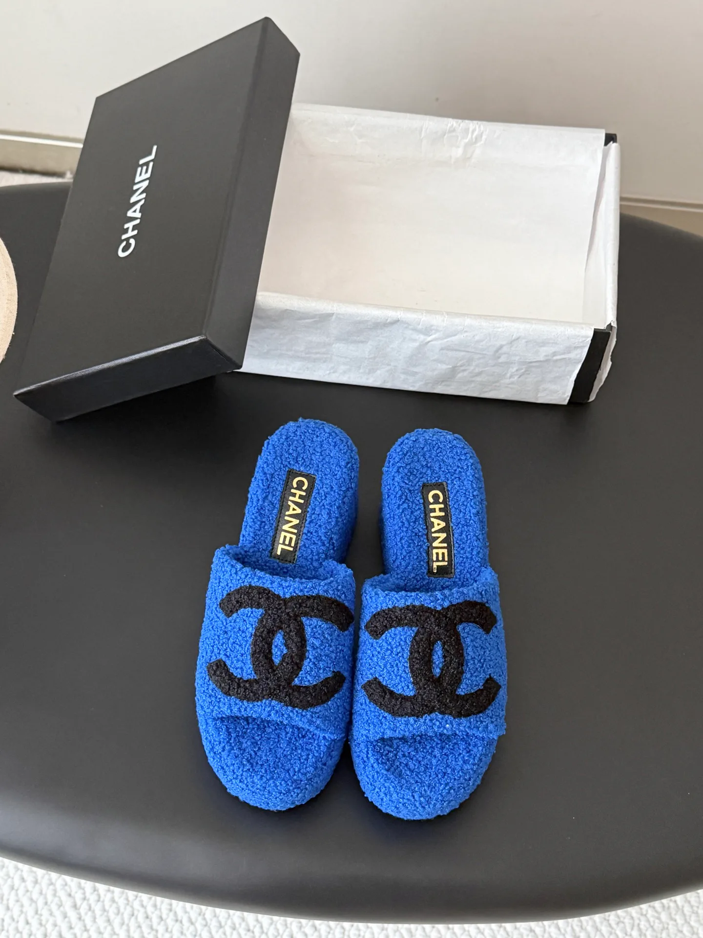 Тапочки Женские Chanel 18700076