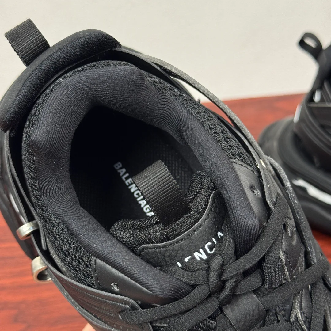 Кроссовки Женские Balenciaga 13216475