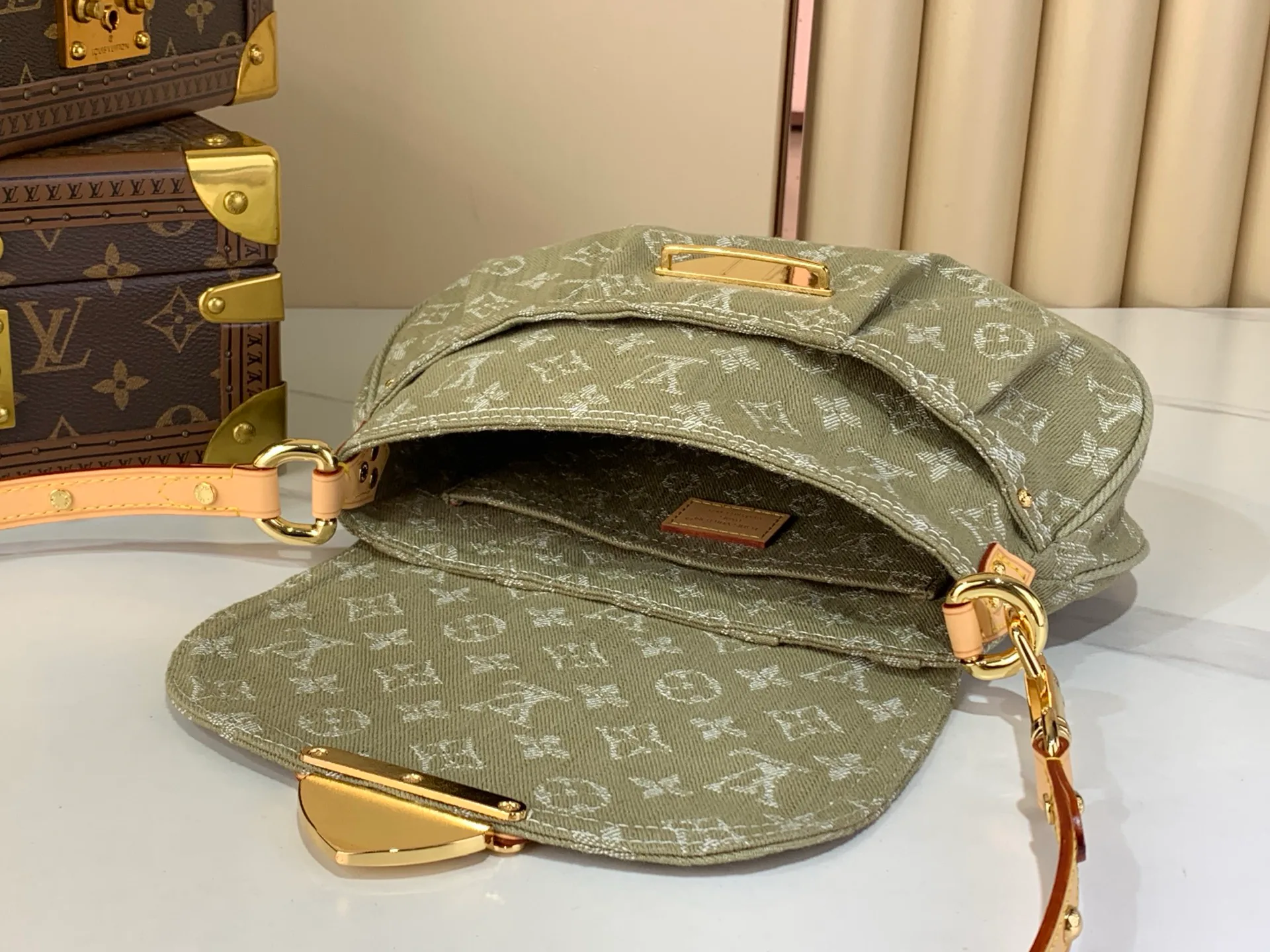 Сумки На Ремне Женские Louis Vuitton 11670300