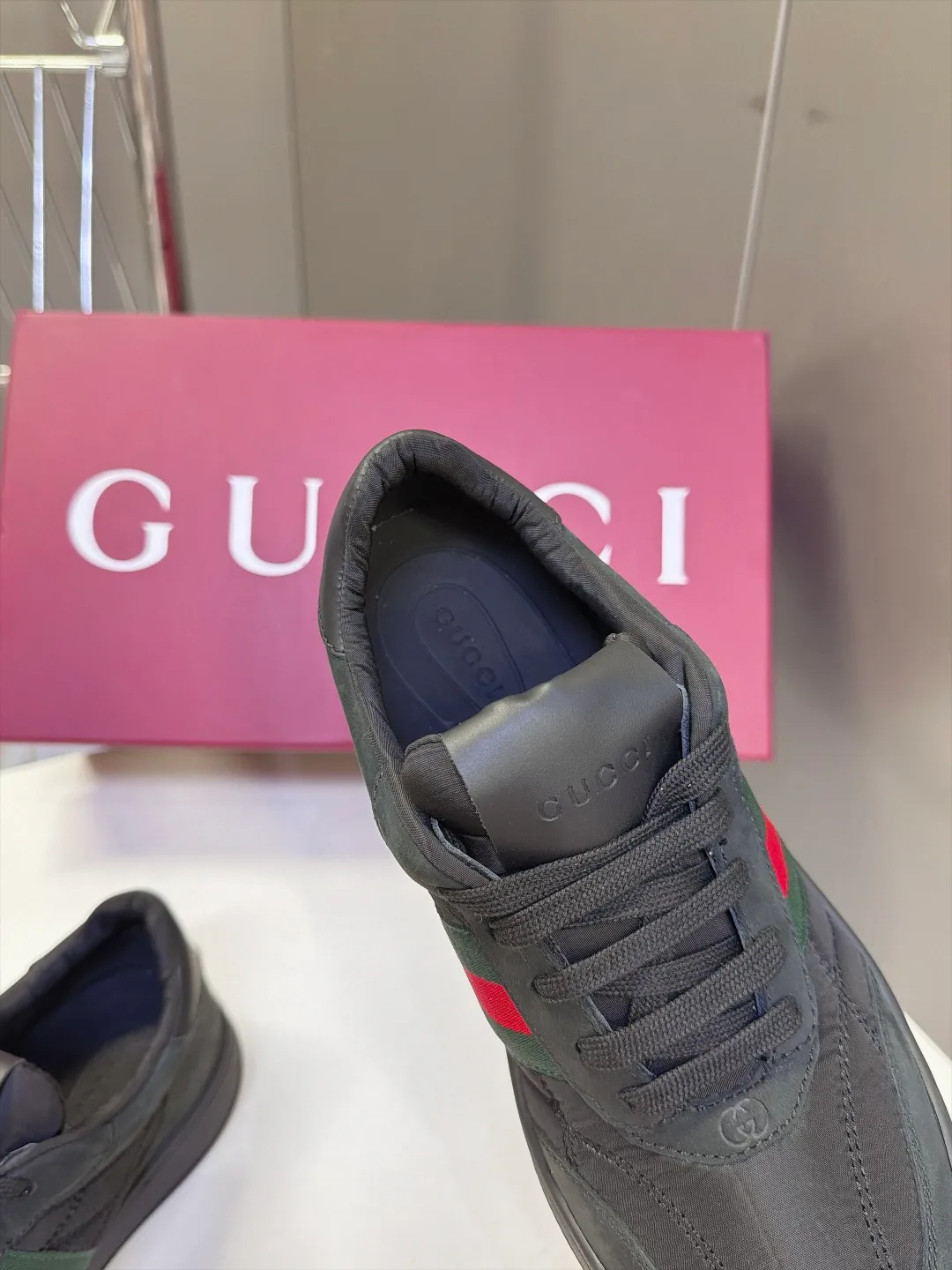 Кроссовки Женские Gucci 18005186