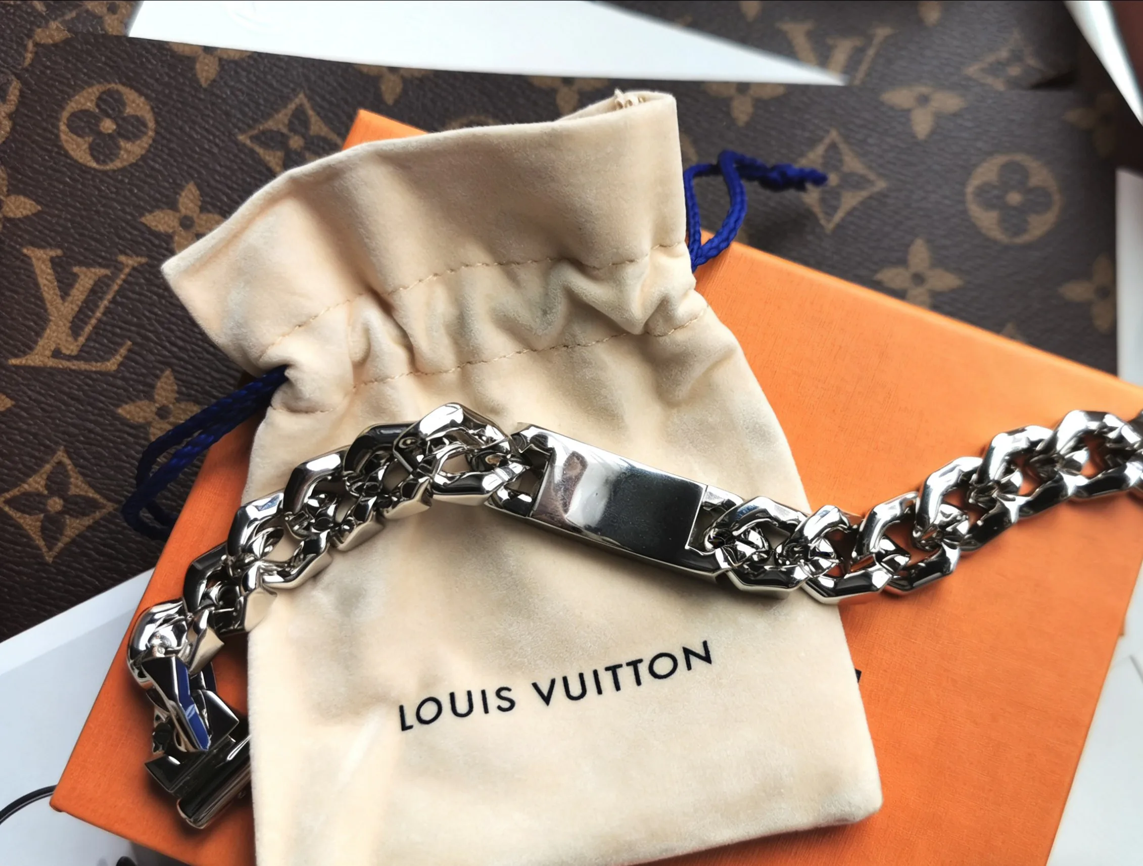 Бижутерия Louis Vuitton 11755902
