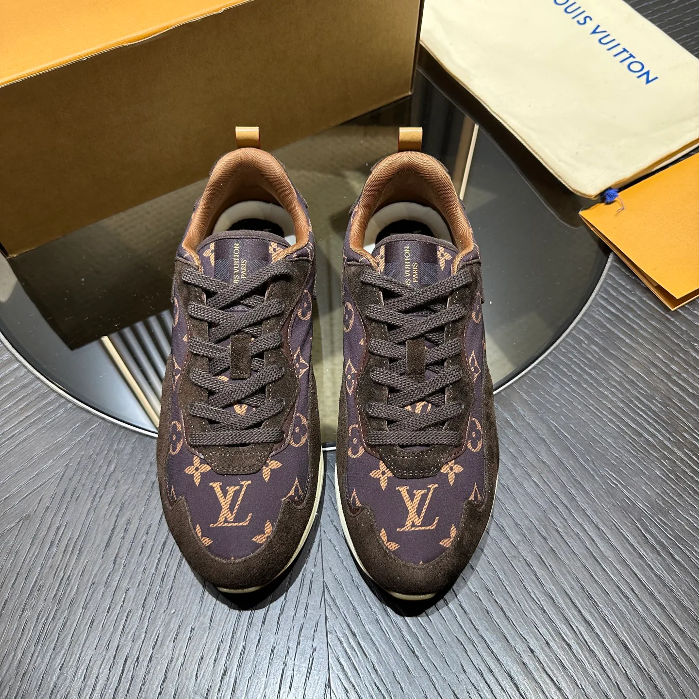 Кроссовки Мужские Louis Vuitton 18694178