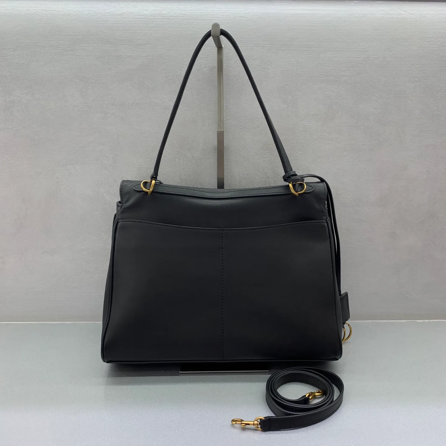 Классические Сумки Женские Balenciaga 18136460