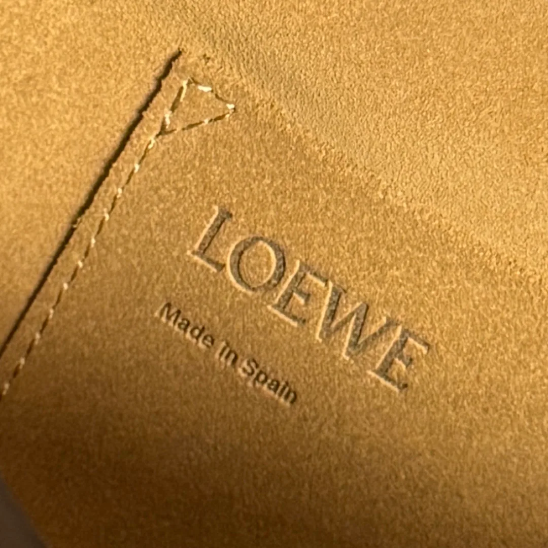 Классические Сумки Женские Loewe 18030341