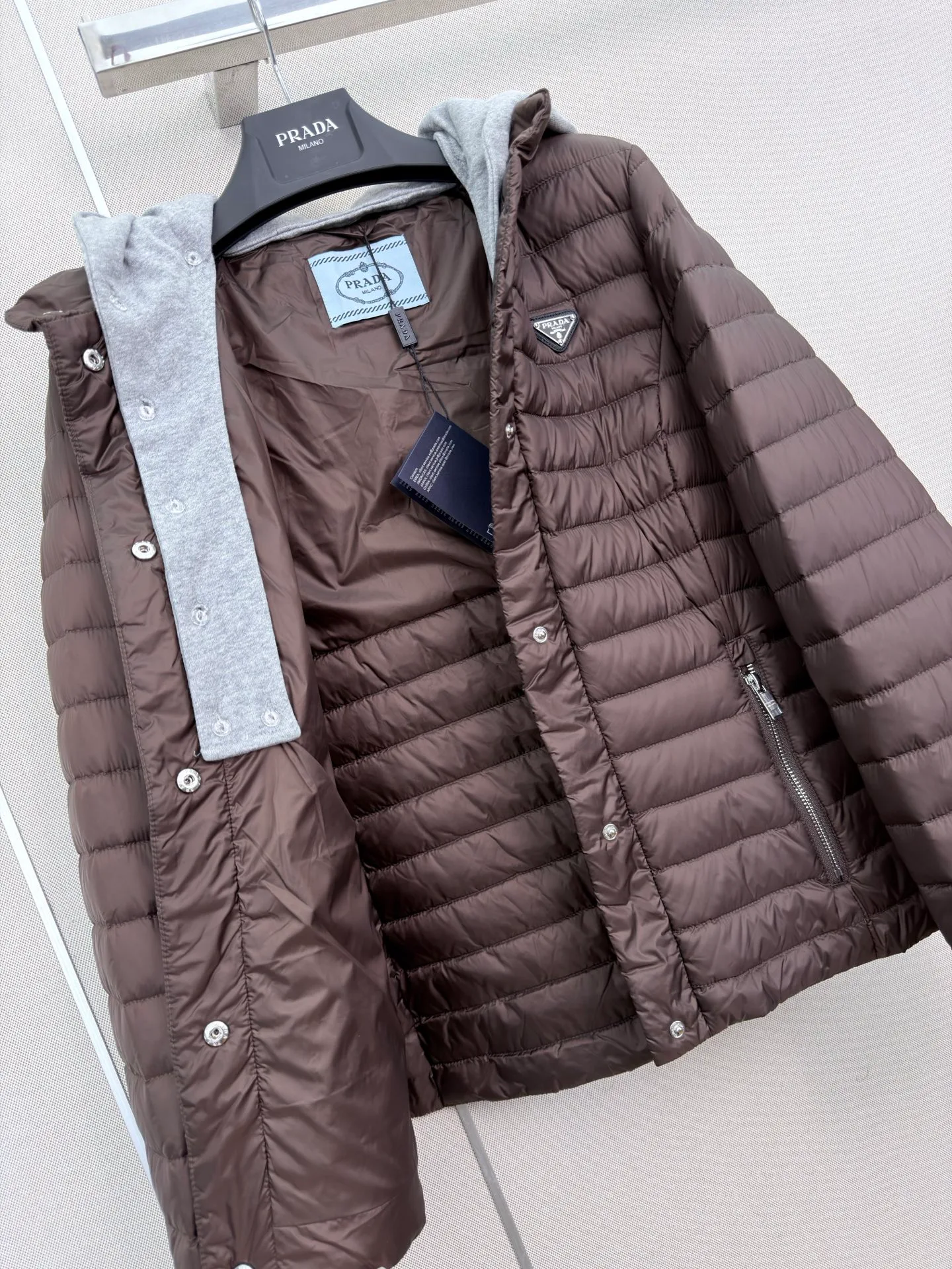 Куртки И Пуховики Женские Prada 18185818
