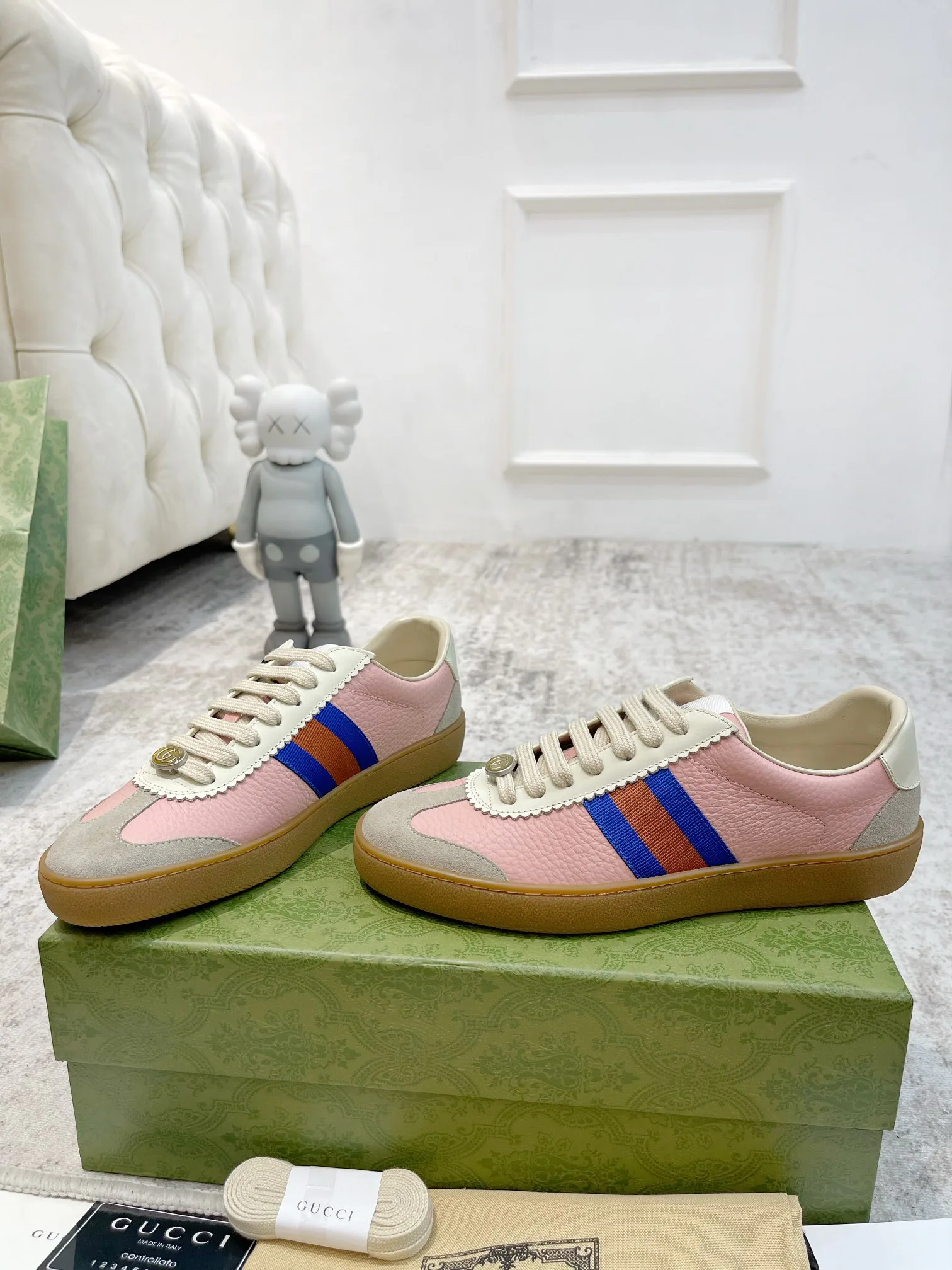 Кроссовки Женские Gucci 18765955