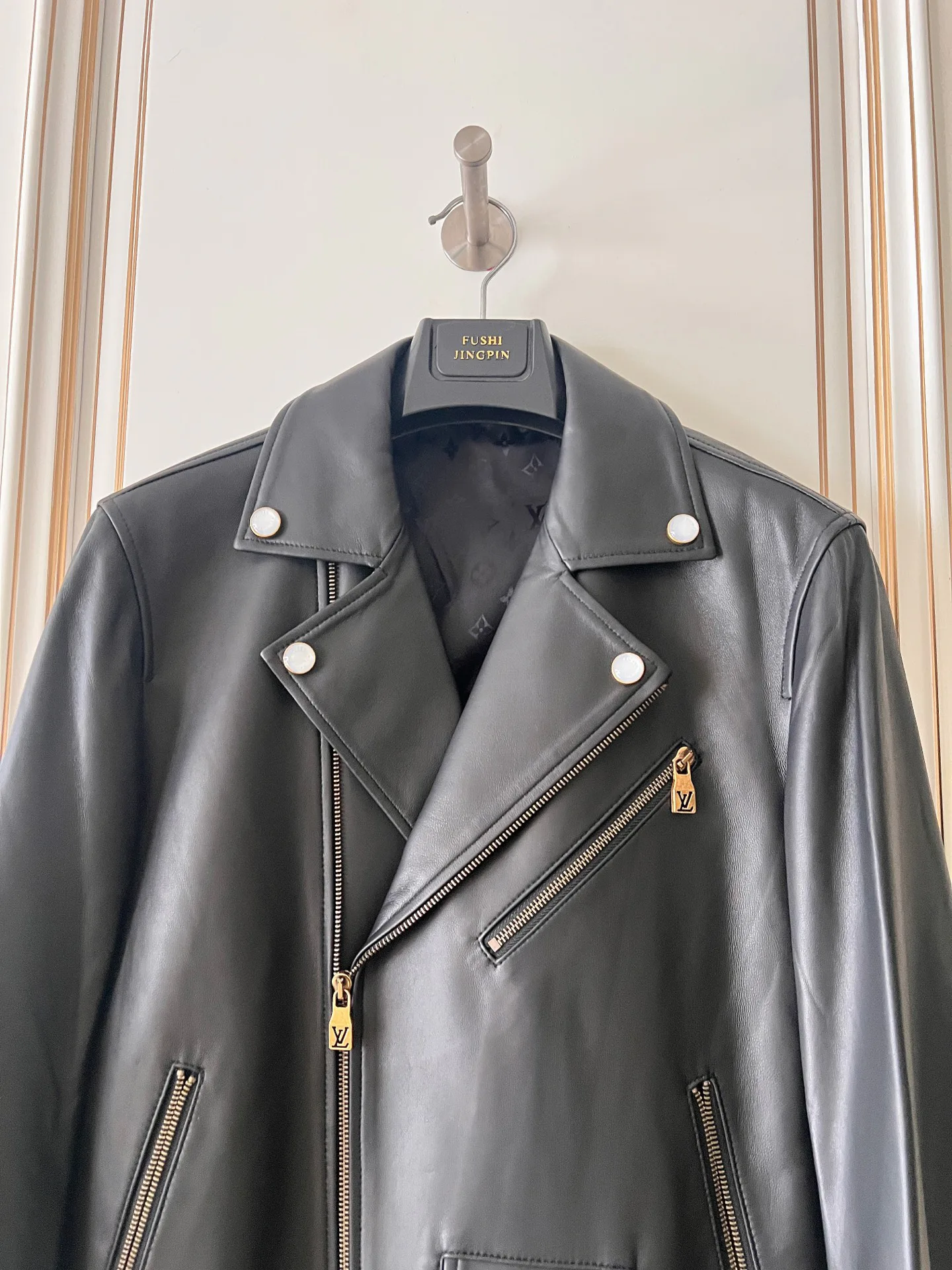 Кожаные Куртки И Дублёнки Женские Louis Vuitton 18409016