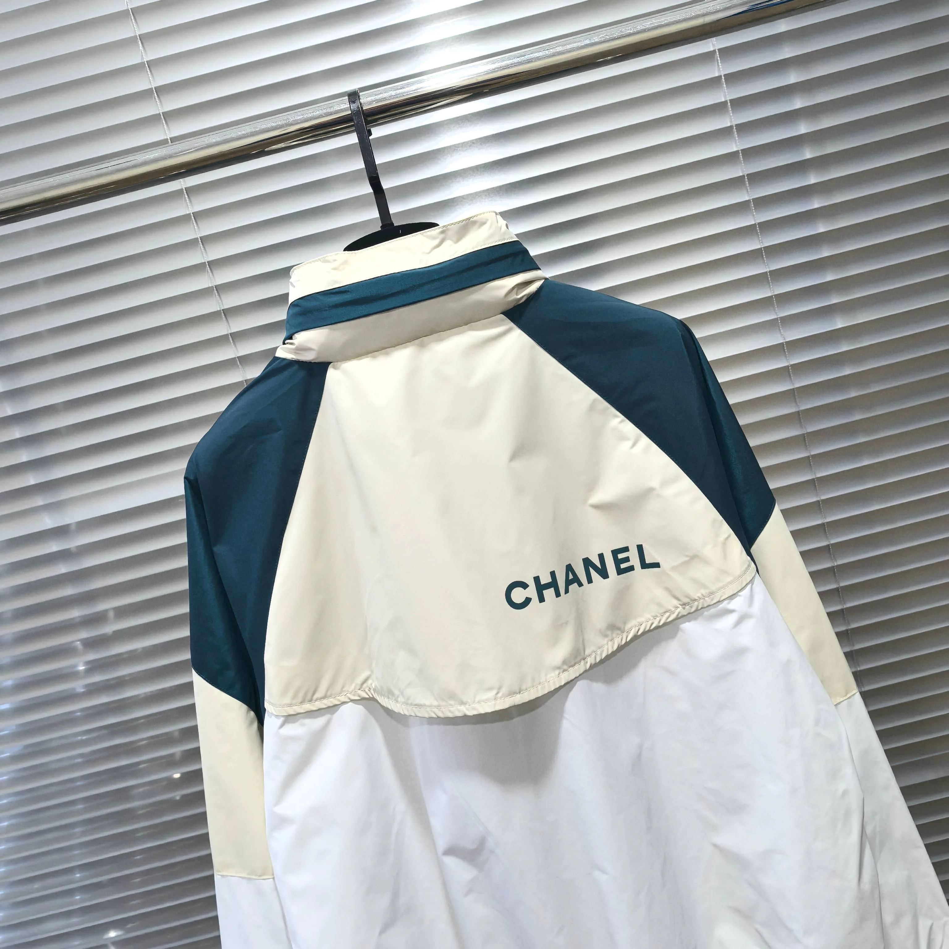 Куртки Женские Chanel Куртки Женские Chanel