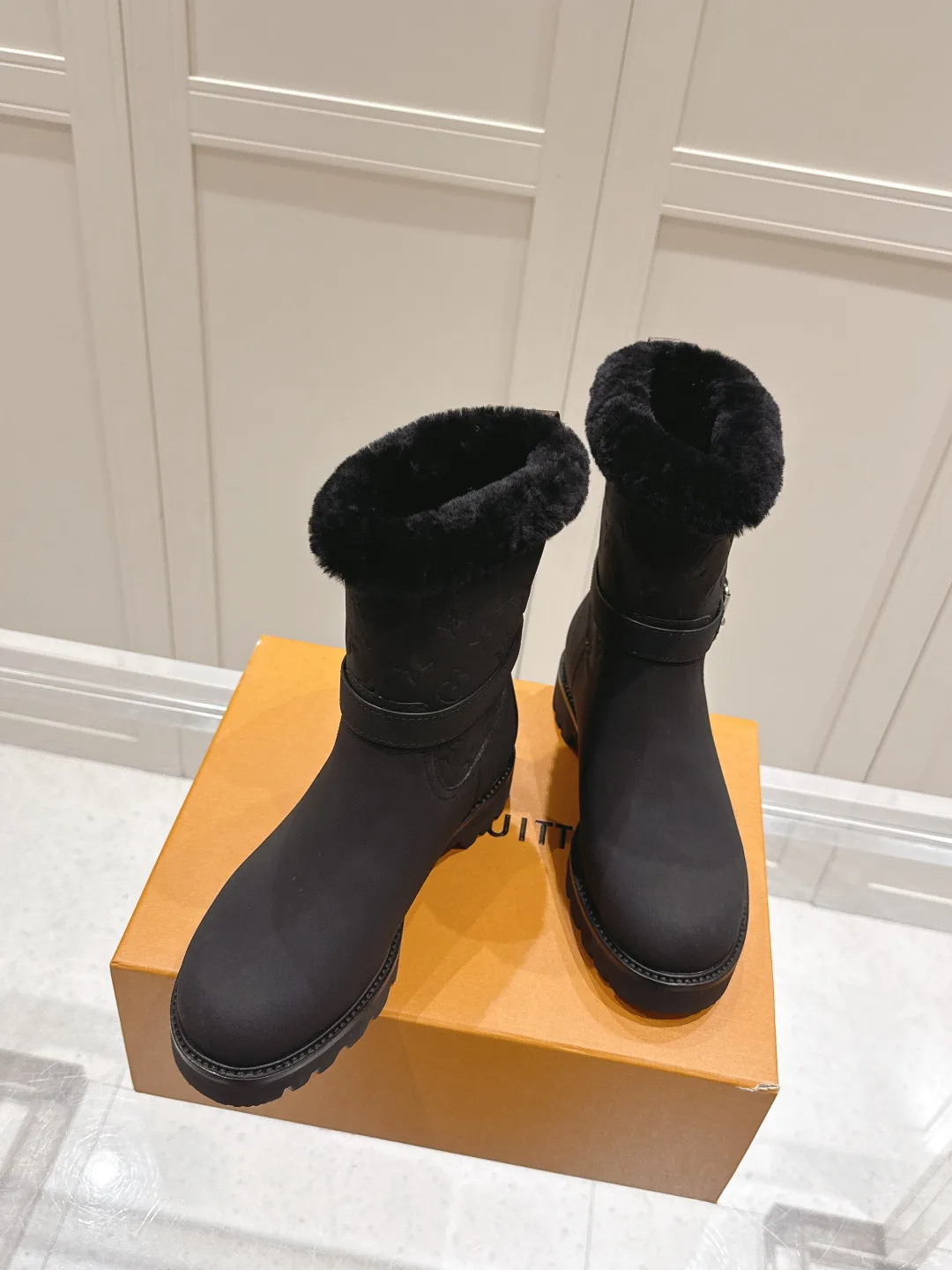 Ботинки Женские Louis Vuitton 1731482